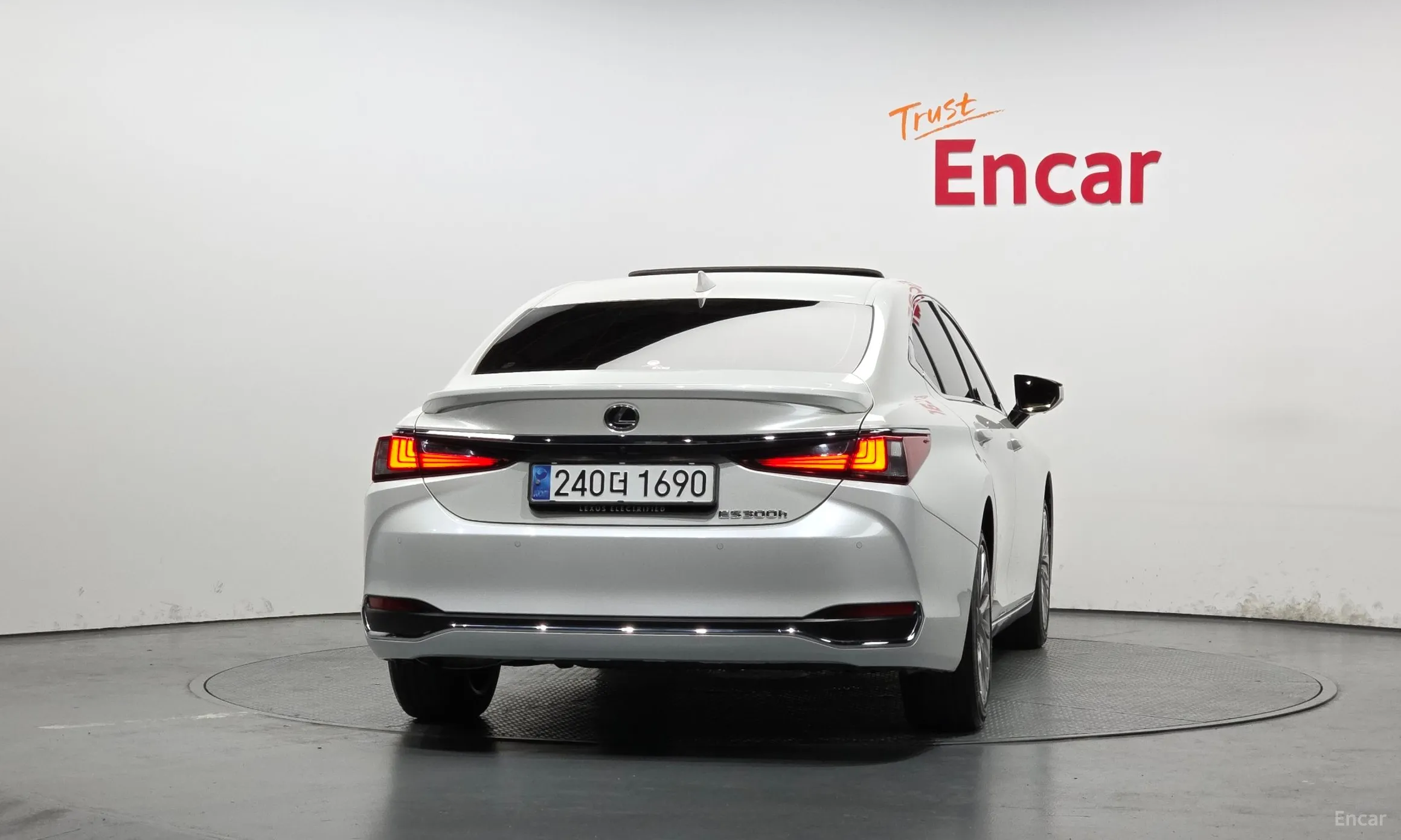 Lexus ES300h 7th Generation превью 4