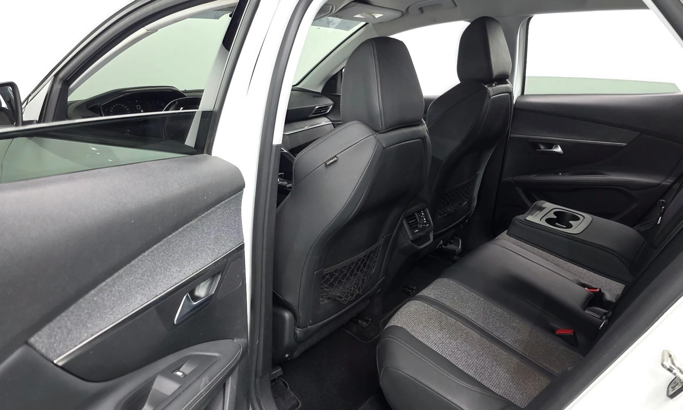 Peugeot 3008 2nd generation превью 12