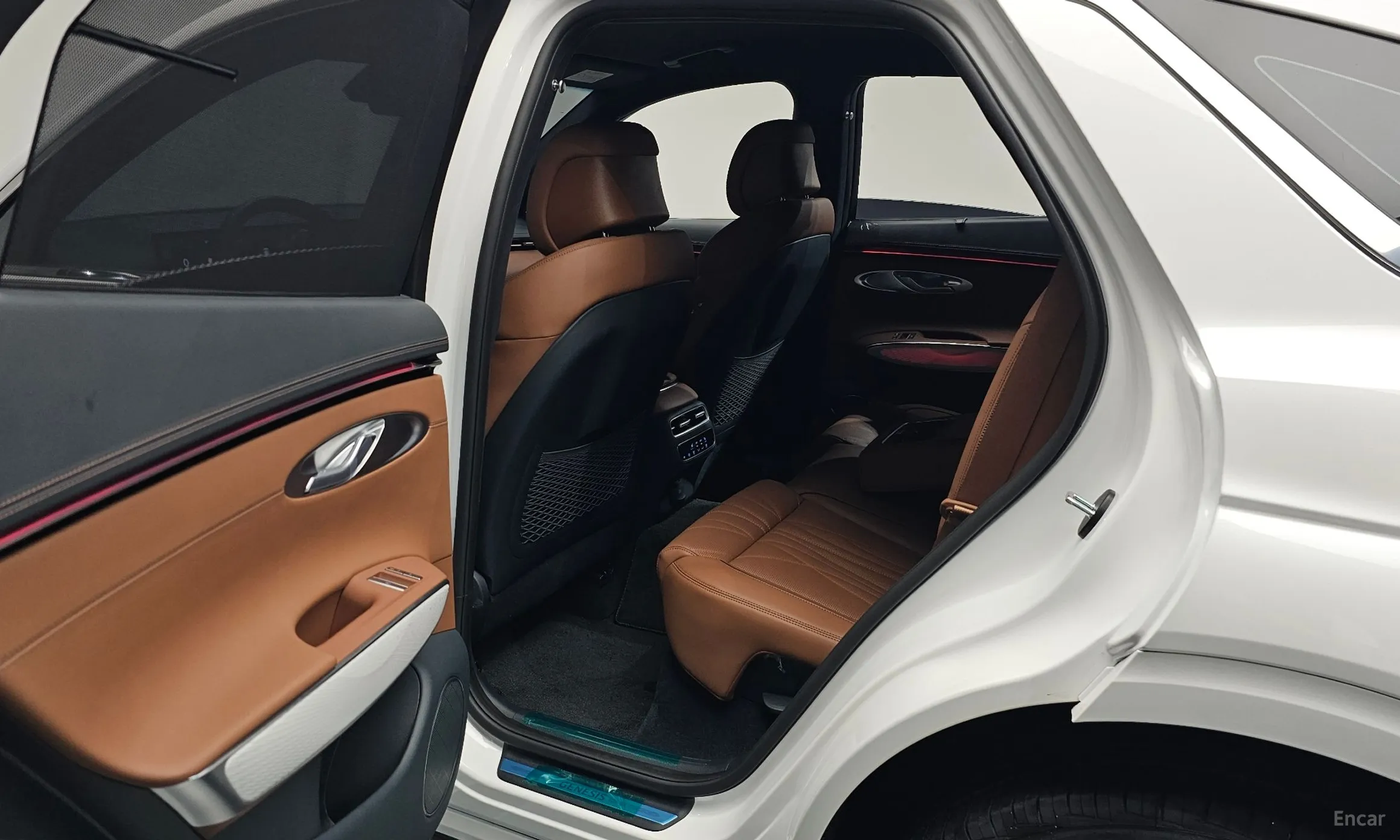 Genesis GV70 превью 11