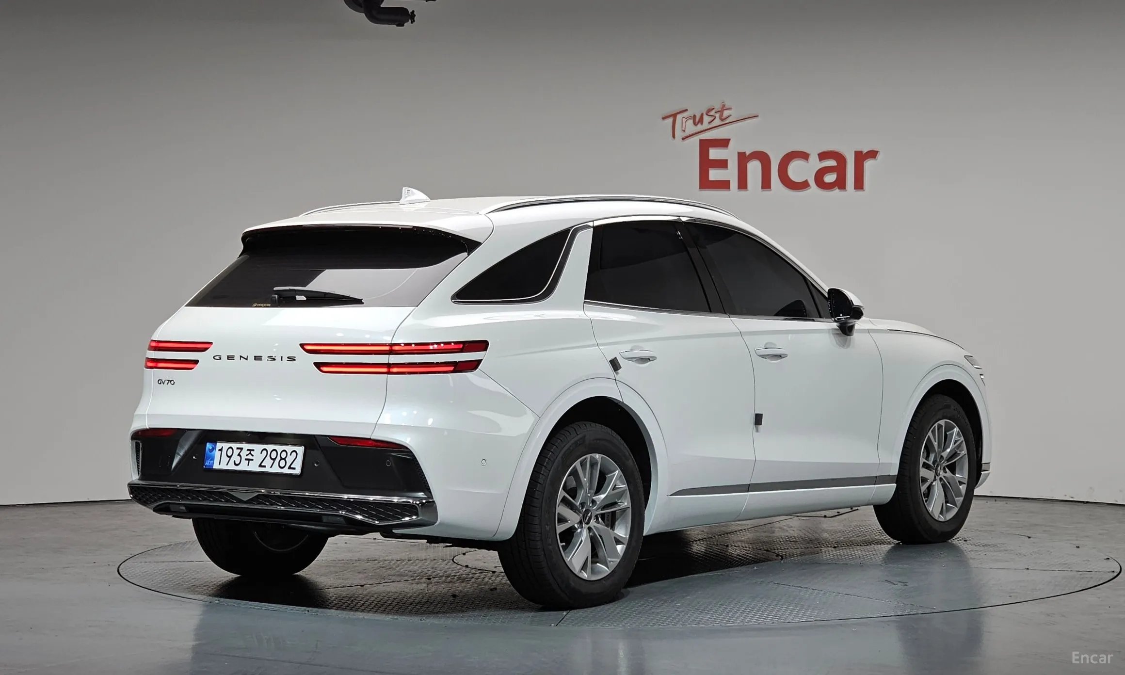 Genesis GV70 превью 2