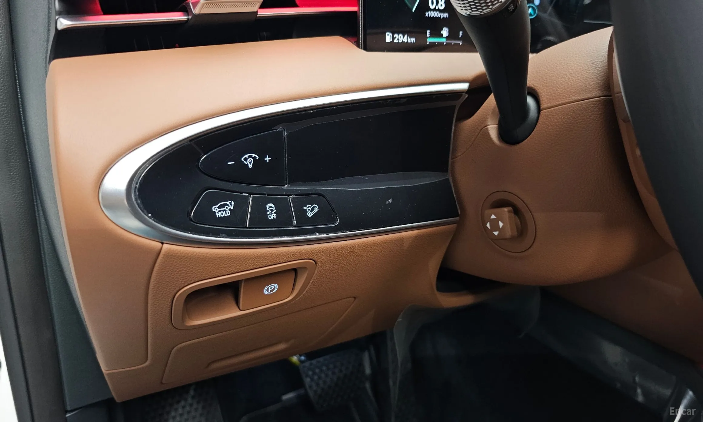 Genesis GV70 превью 17