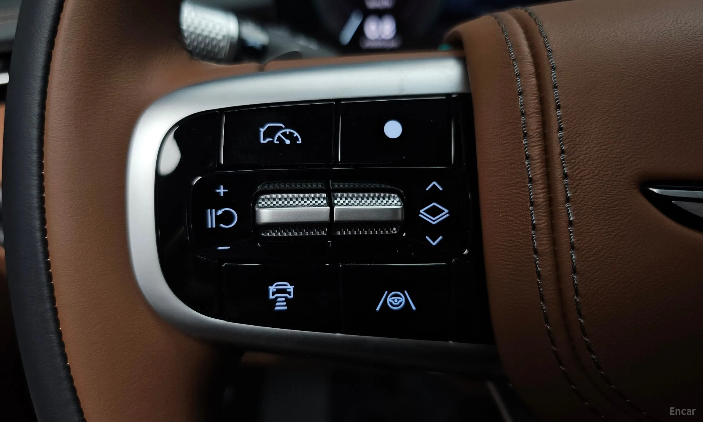 Genesis GV70 превью 18