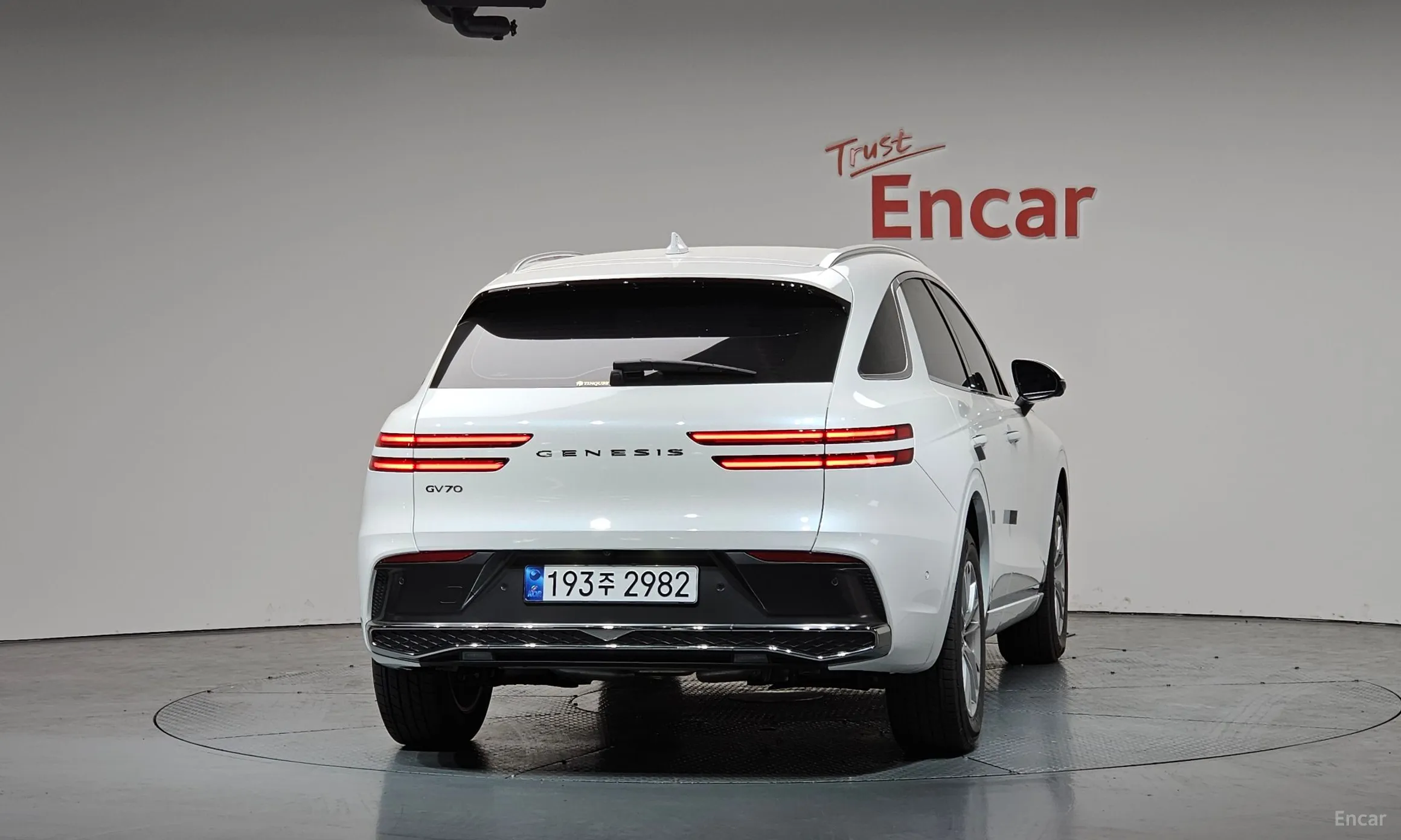 Genesis GV70 превью 4