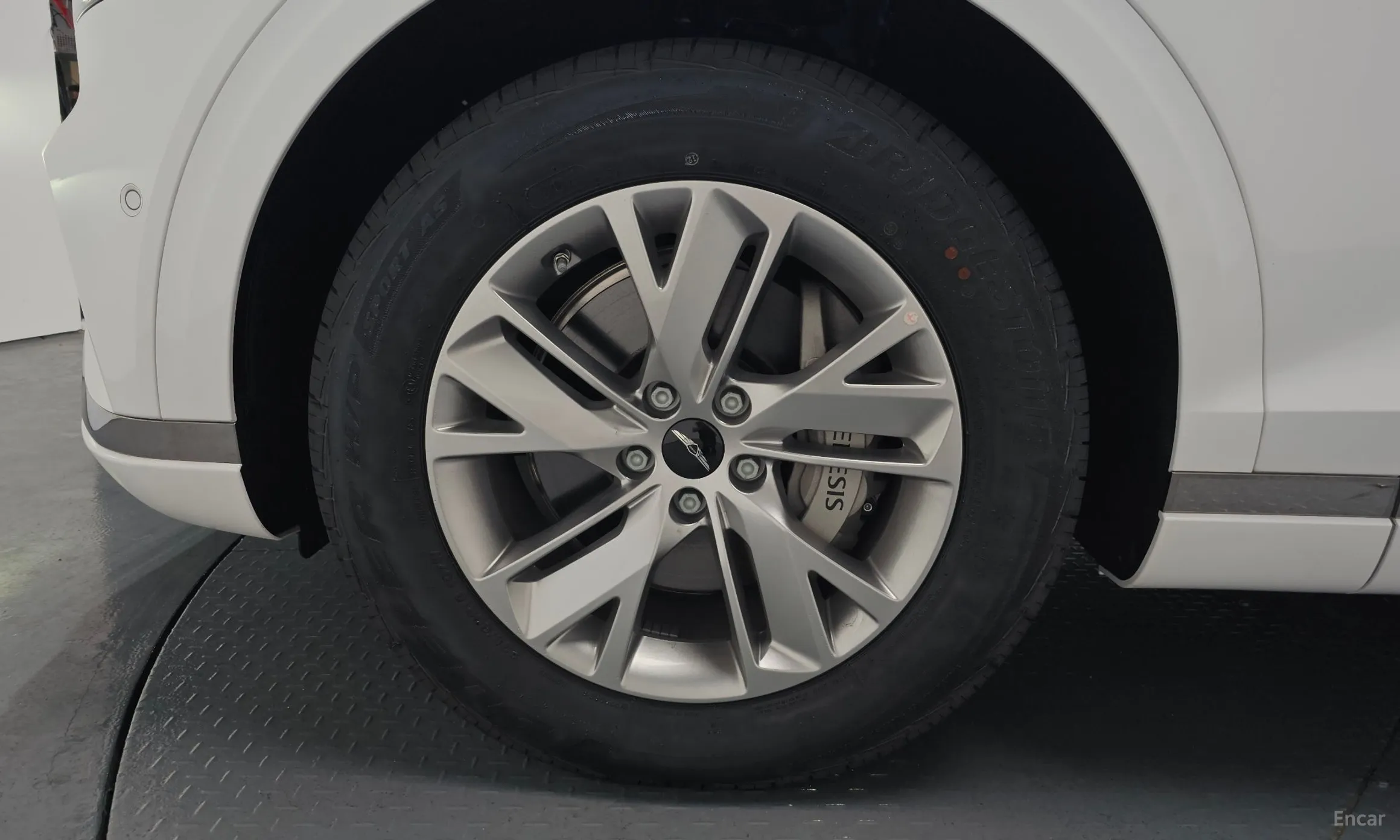 Genesis GV70 превью 5