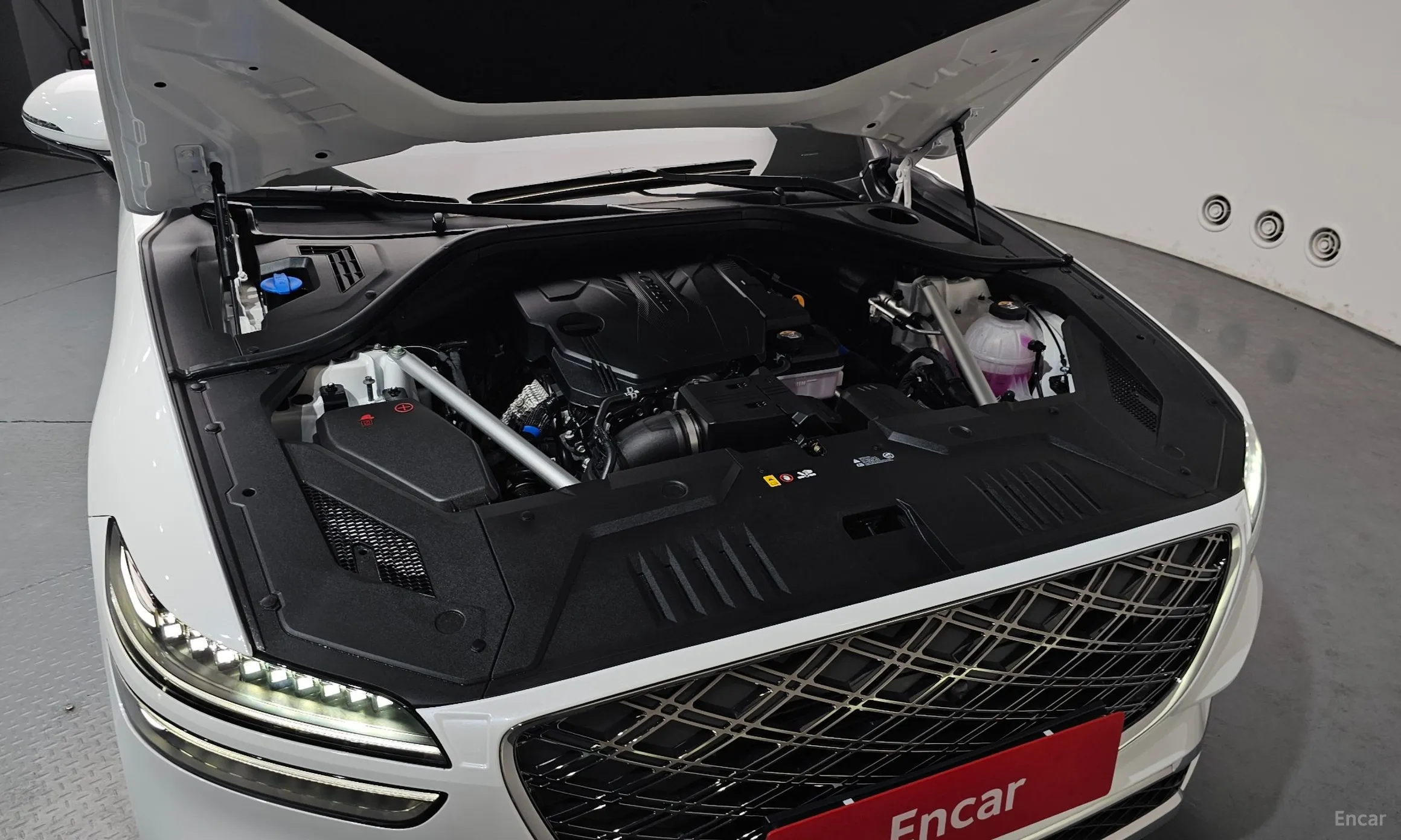Genesis GV70 превью 6