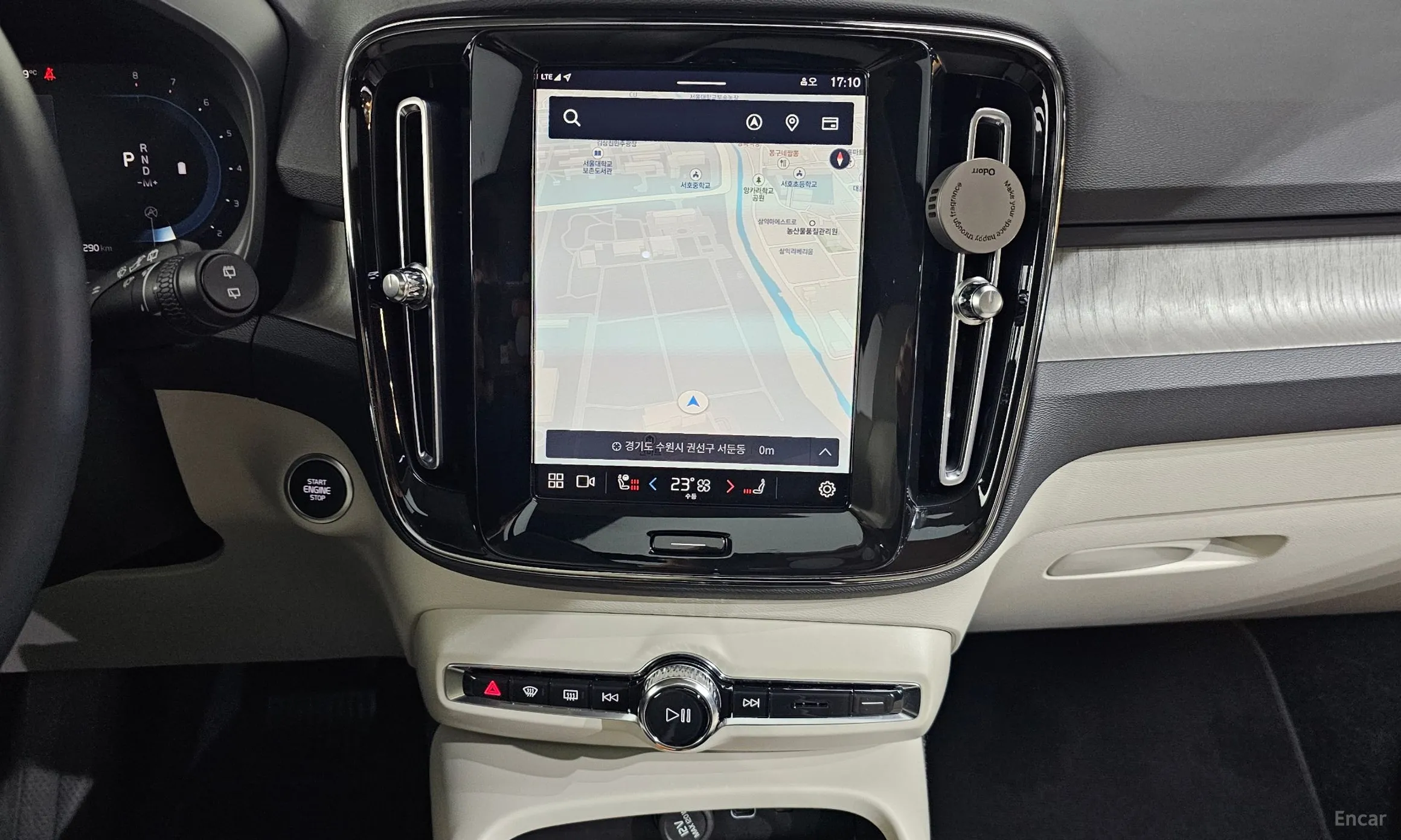 Volvo XC40 превью 13