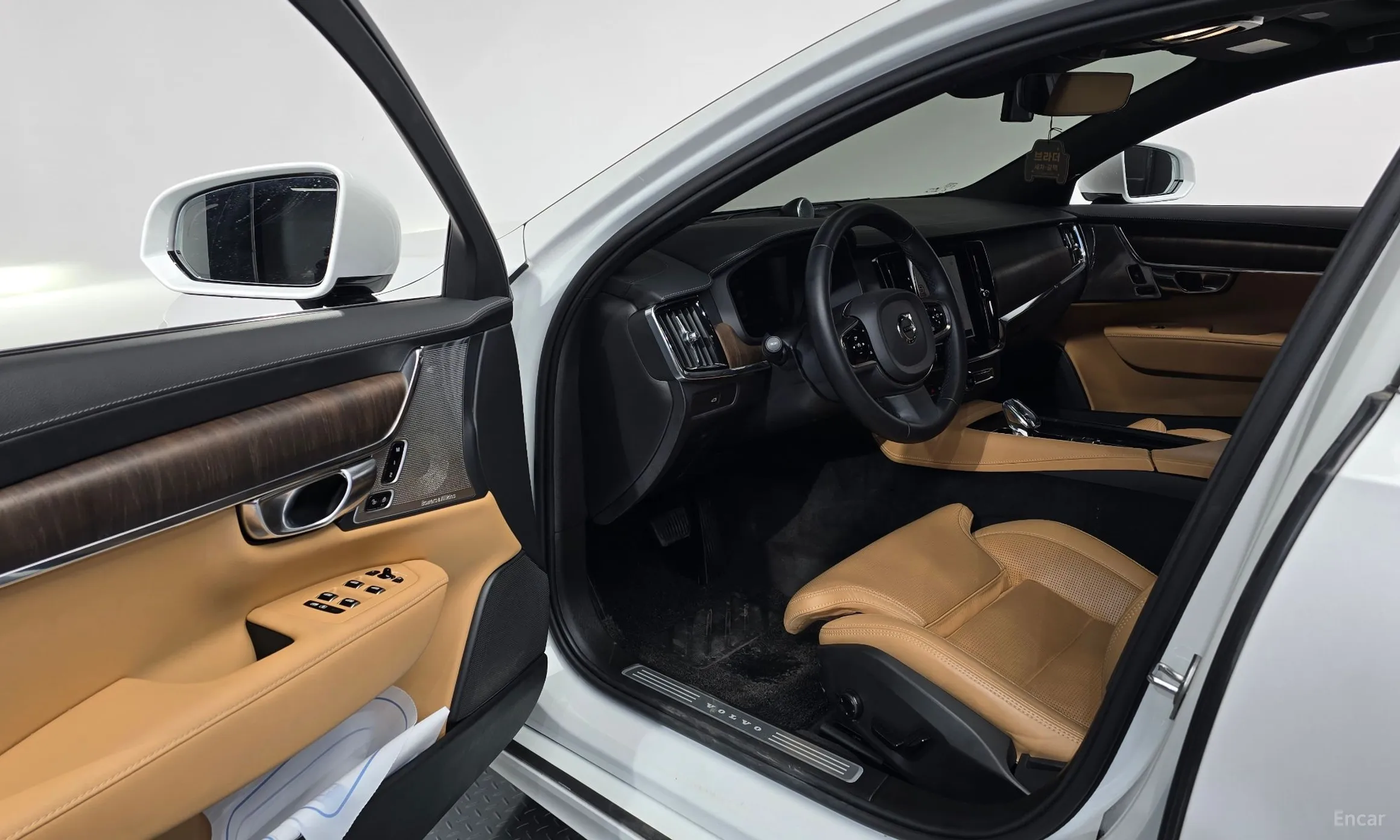 Volvo S90 превью 10