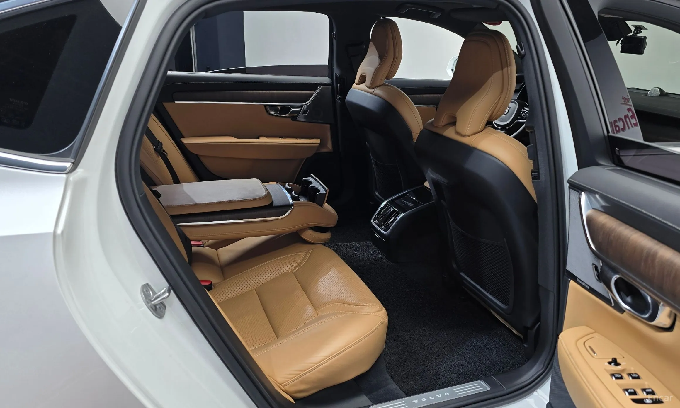 Volvo S90 превью 11