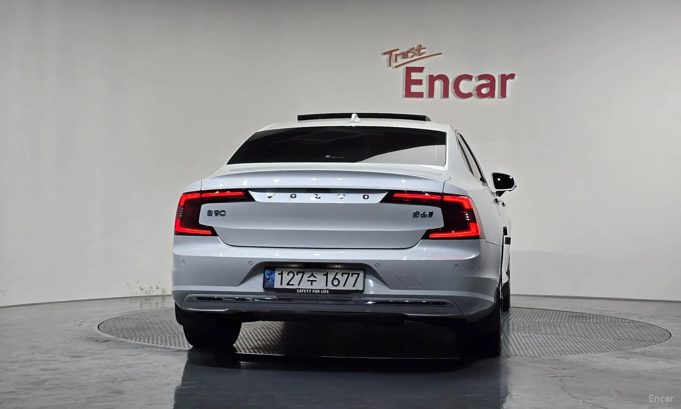 Volvo S90 превью 4