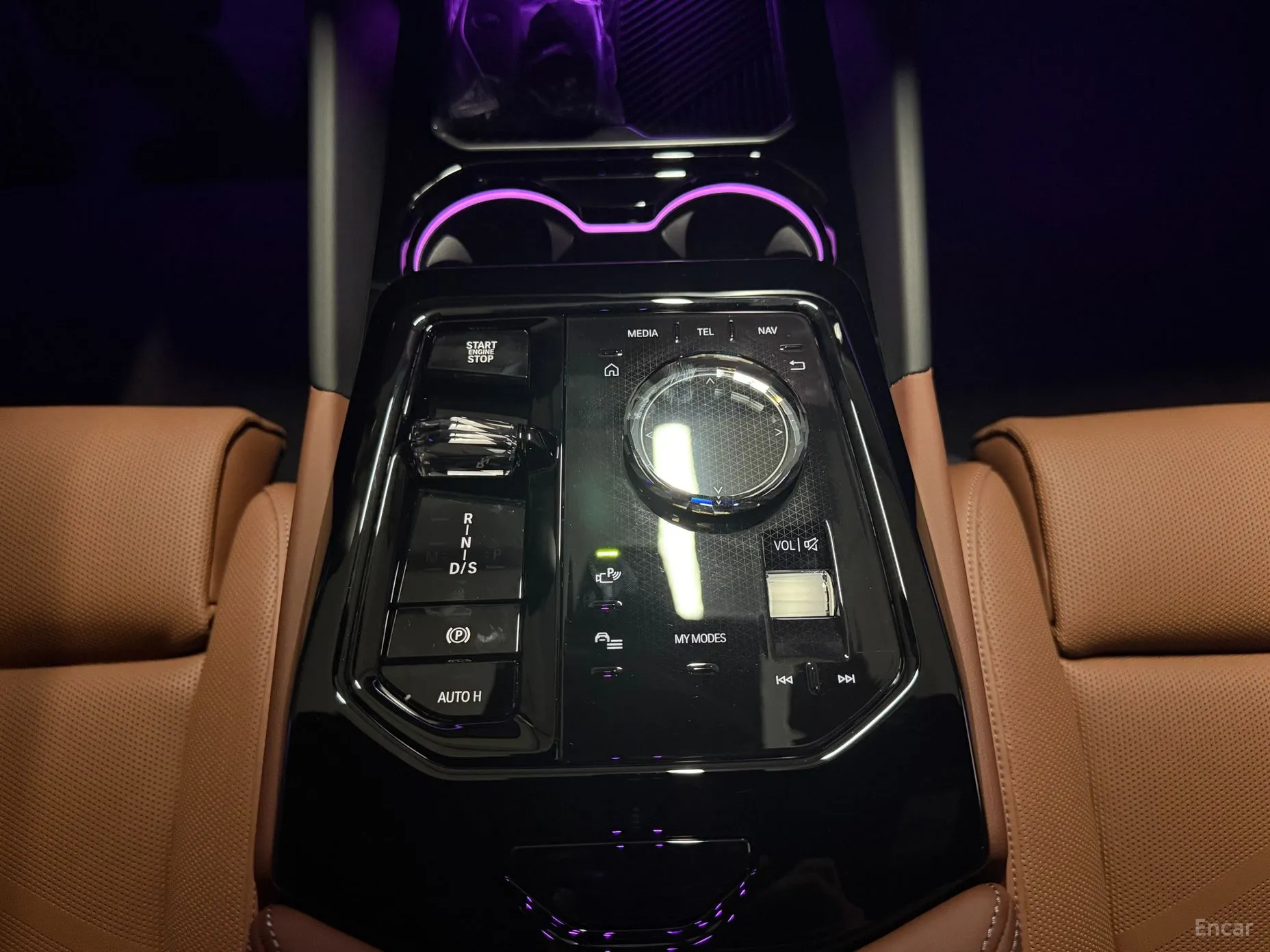 BMW 5 Series (G60) превью 12