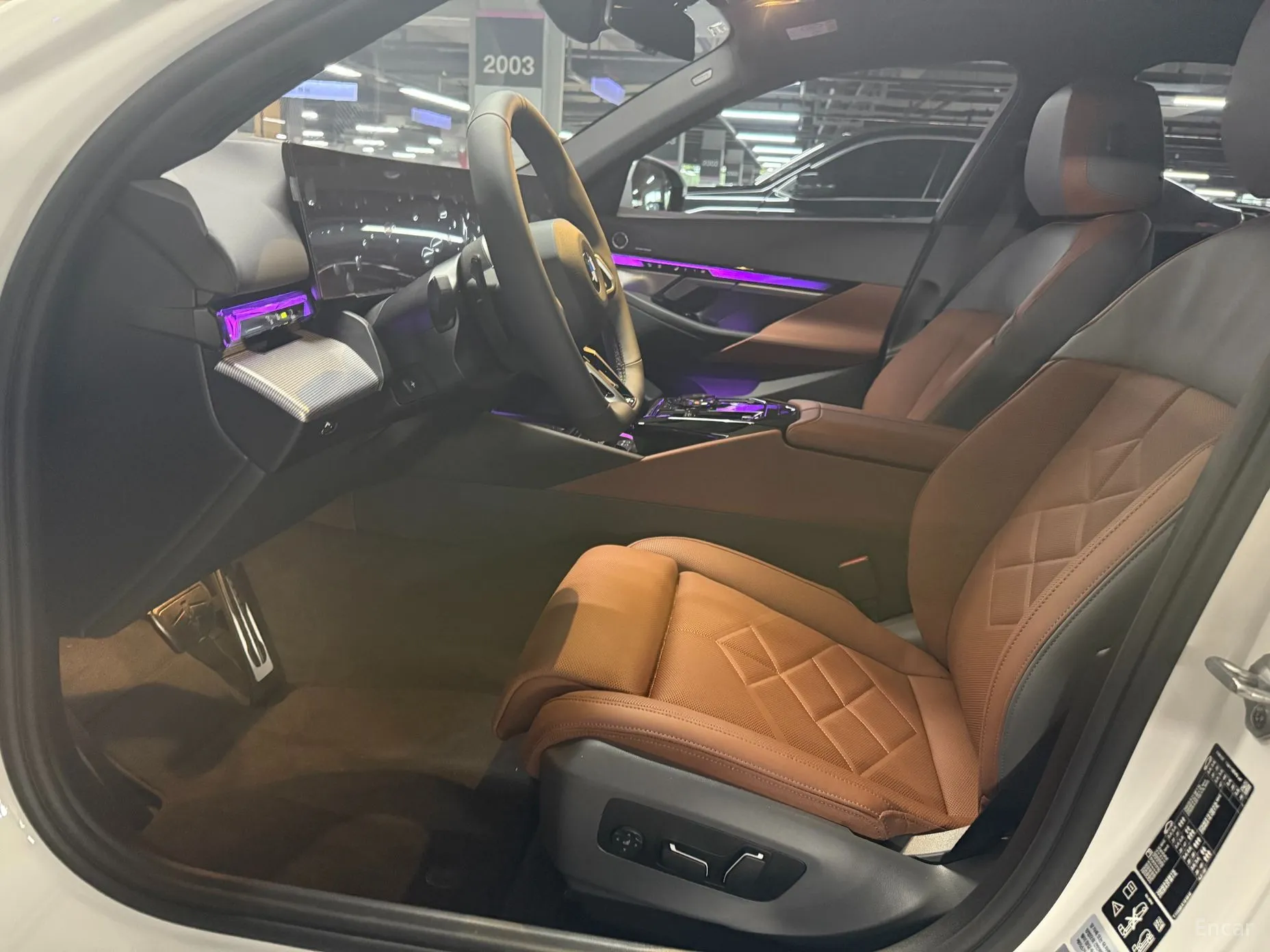 BMW 5 Series (G60) превью 7