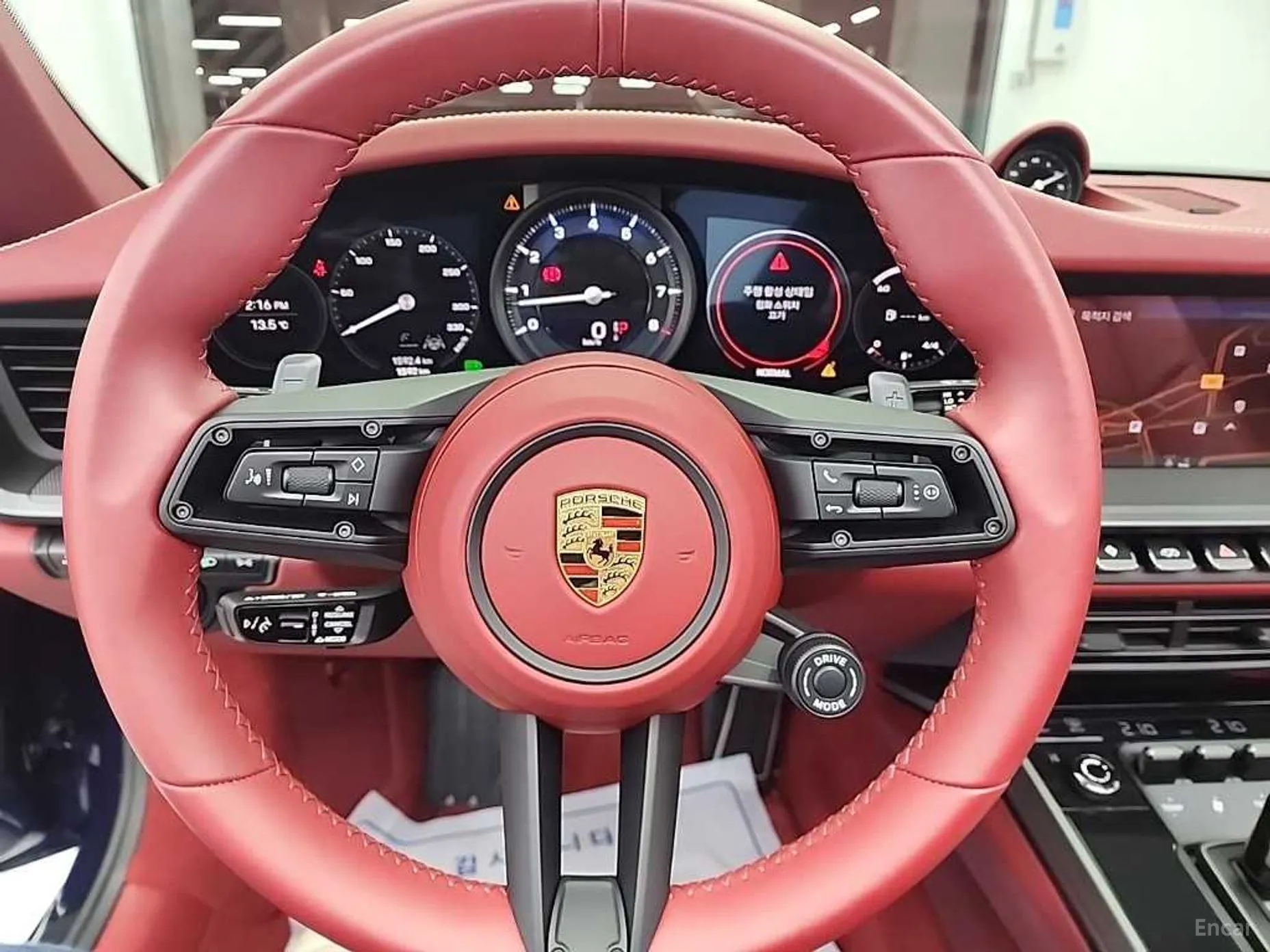 Porsche 911 (992) превью 10