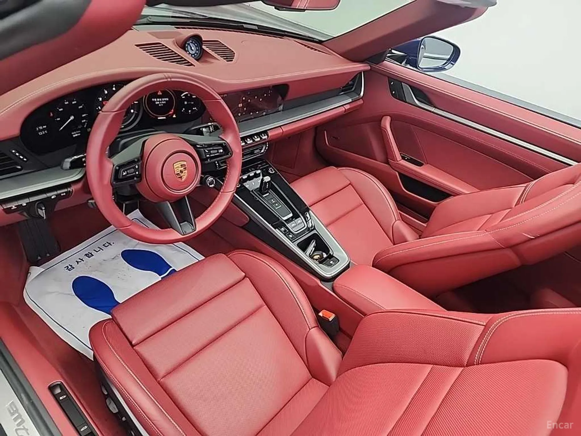 Porsche 911 (992) превью 8