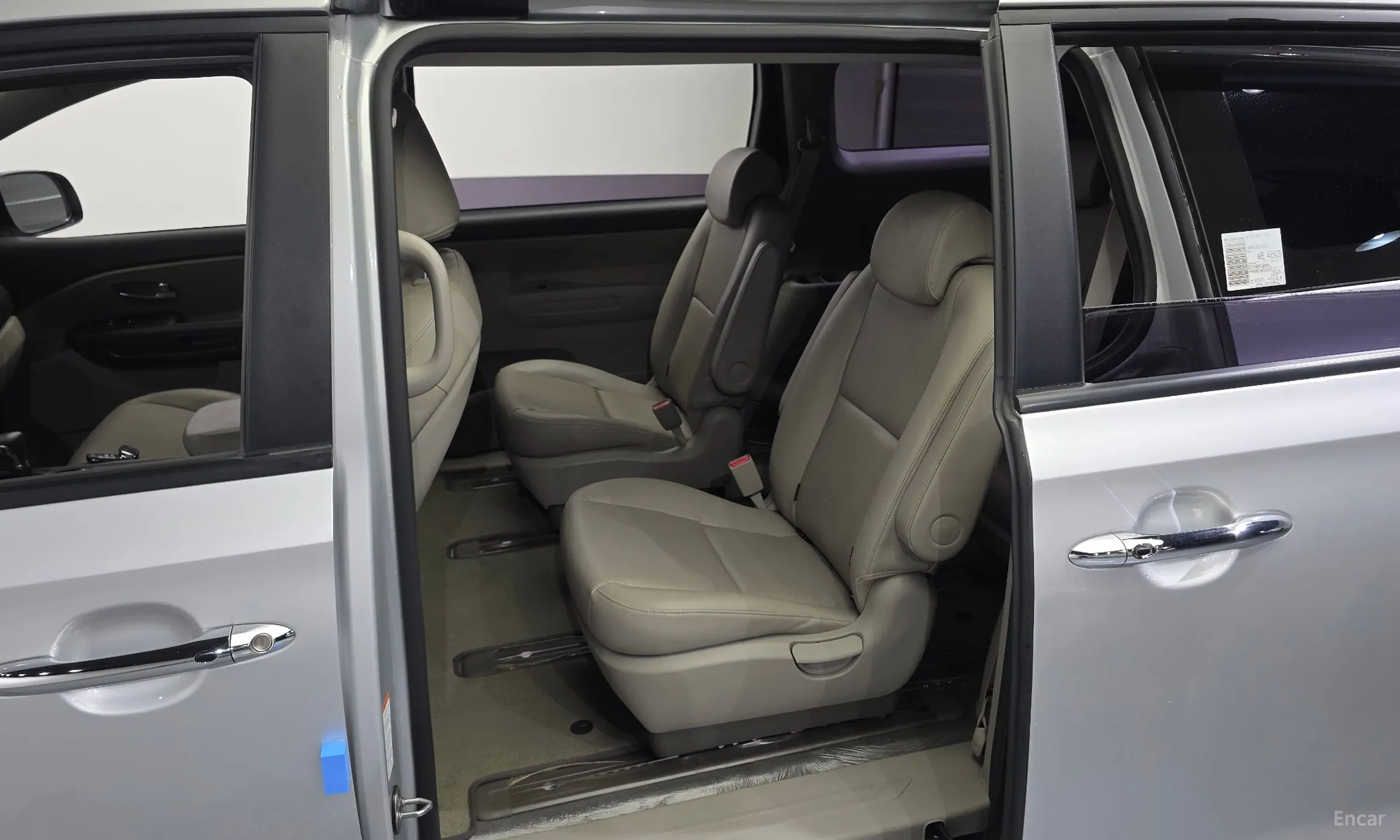 Kia Carnival превью 11