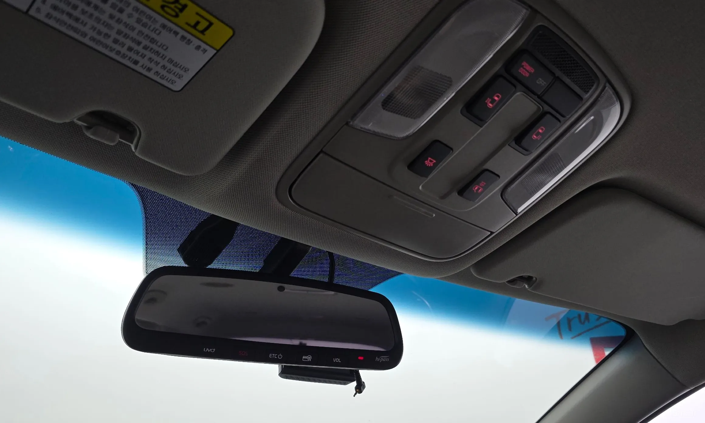 Kia Carnival превью 17