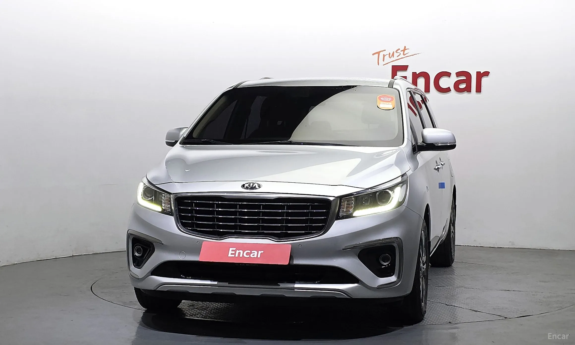 Kia Carnival превью 3