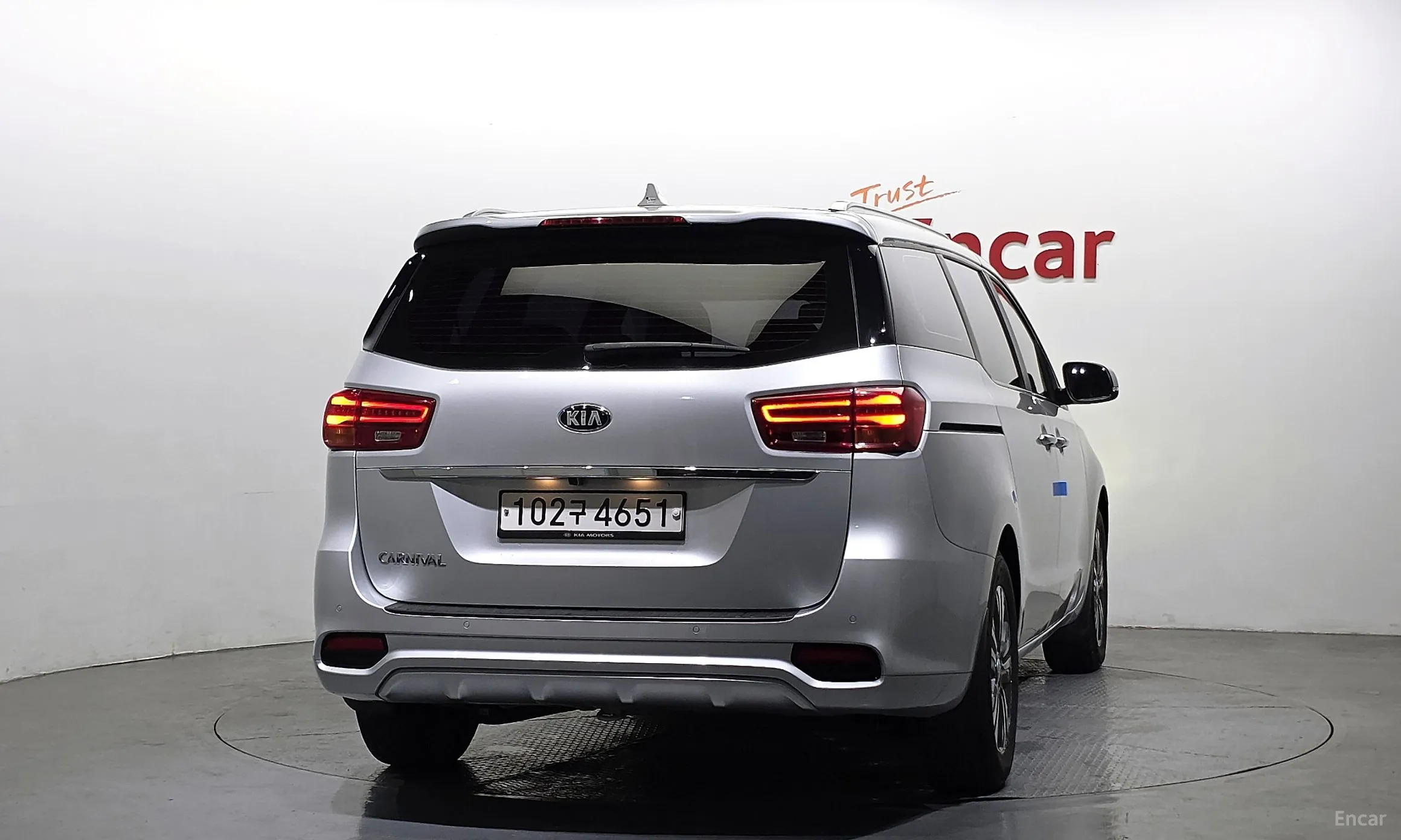 Kia Carnival превью 4