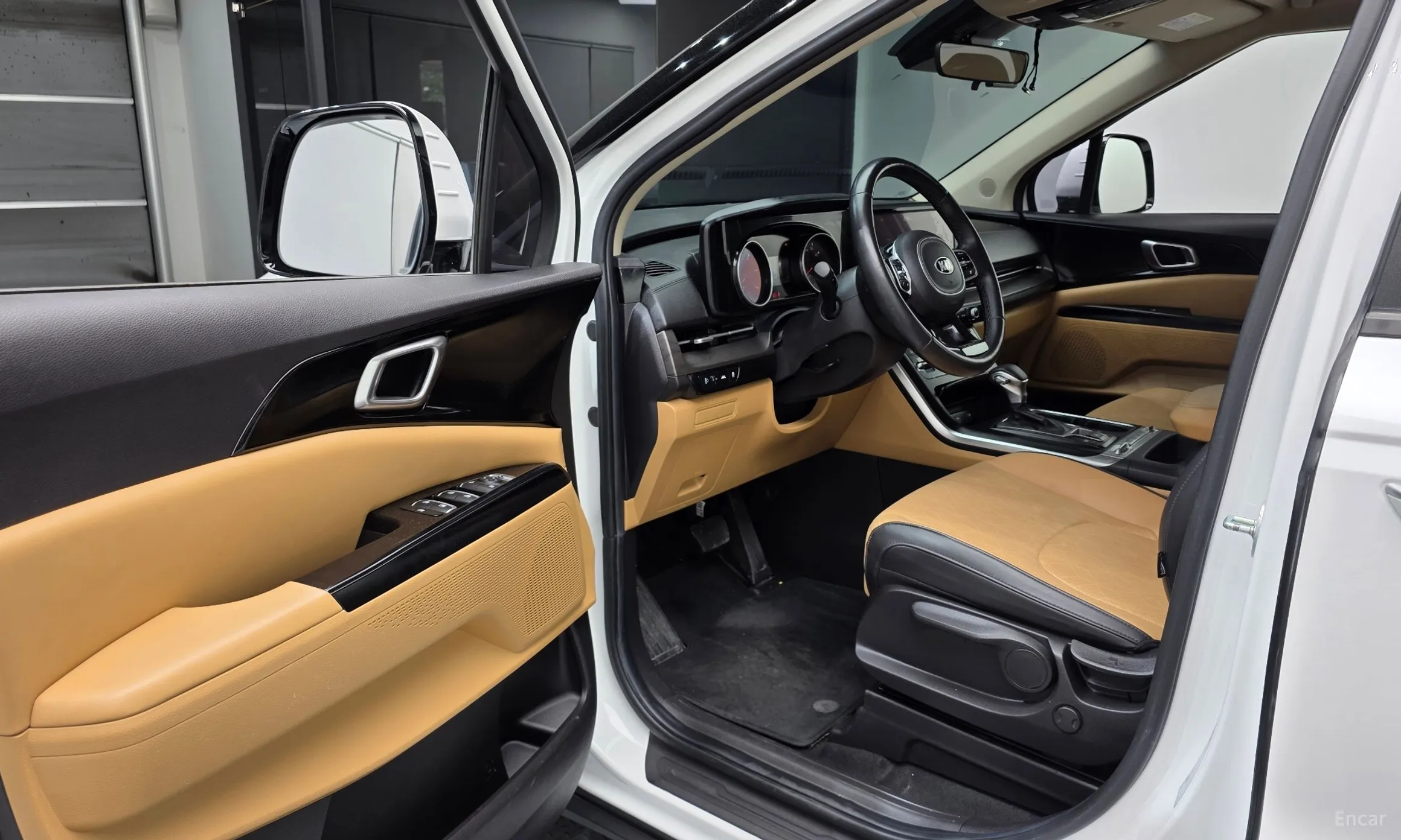 Kia Carnival Gen 4 превью 10
