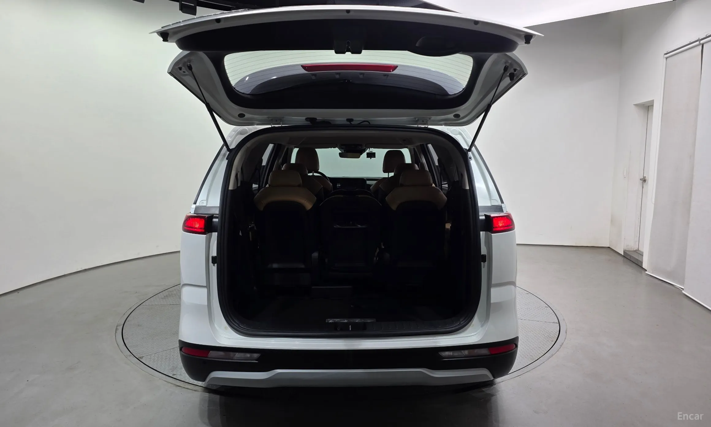 Kia Carnival Gen 4 превью 20