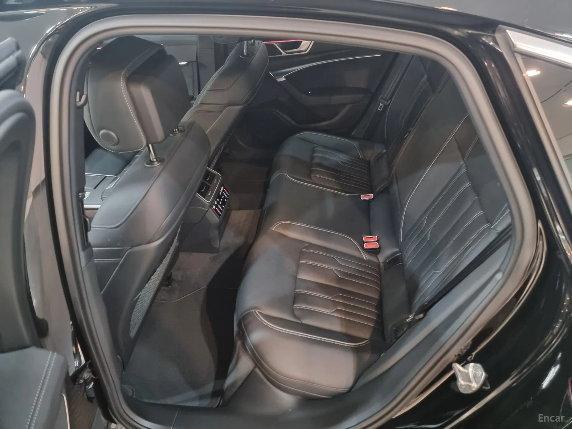 Audi A6 (C8) превью 18