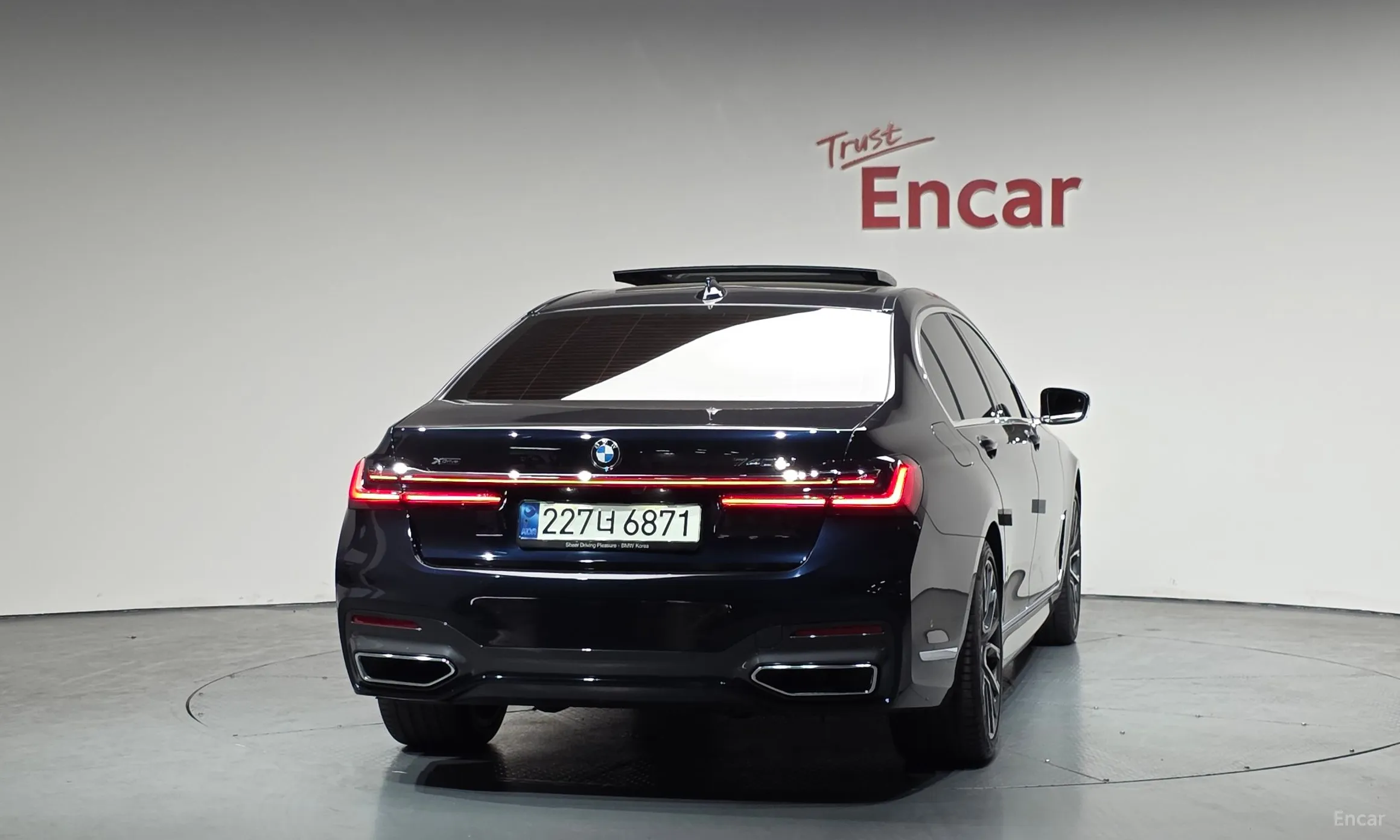 BMW 7 Series (G11) превью 4