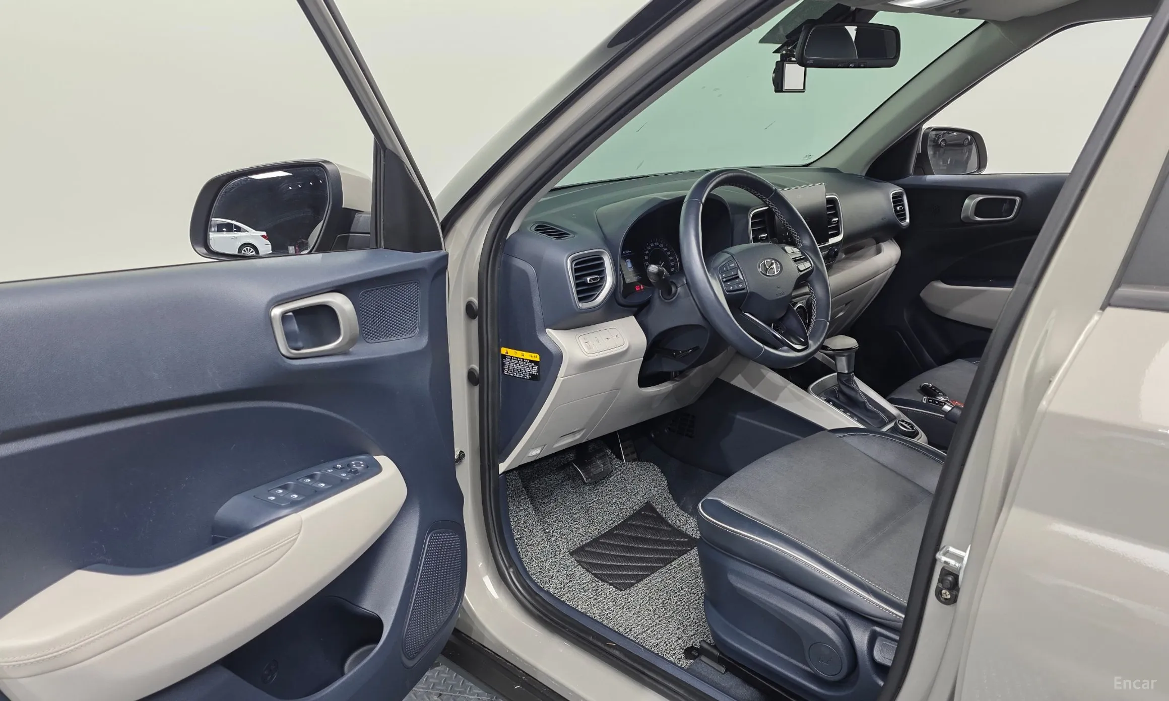 Hyundai Venue превью 10