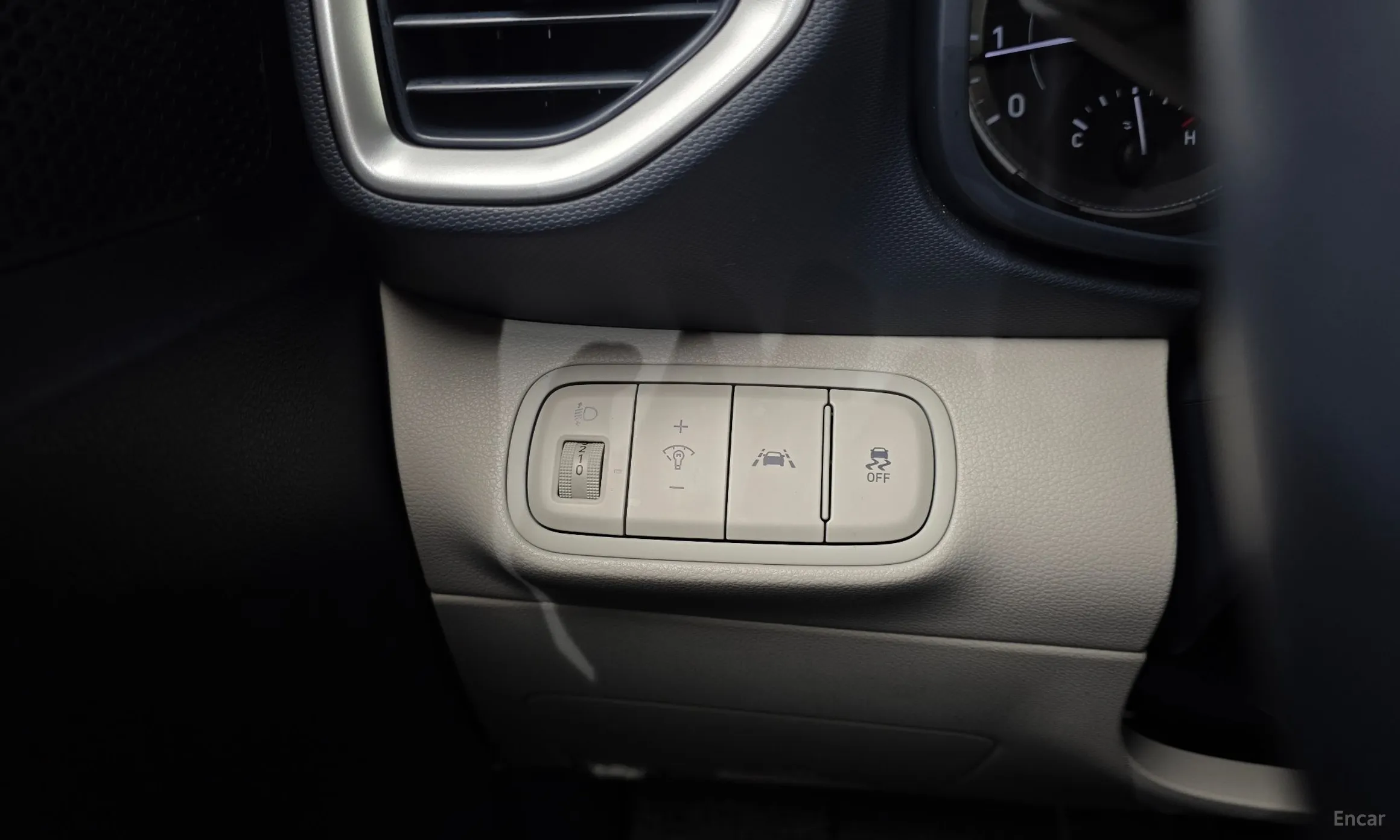 Hyundai Venue превью 14