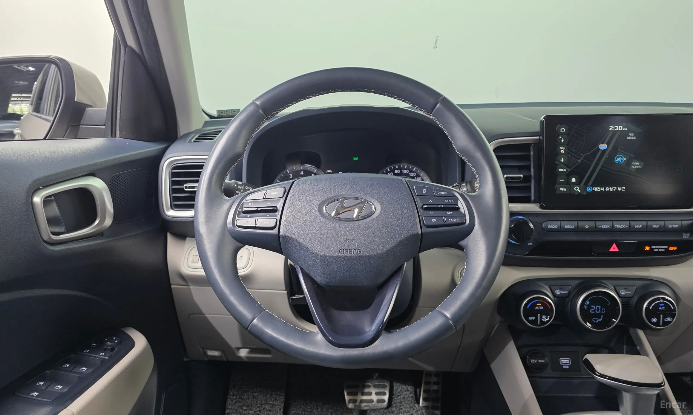 Hyundai Venue превью 15