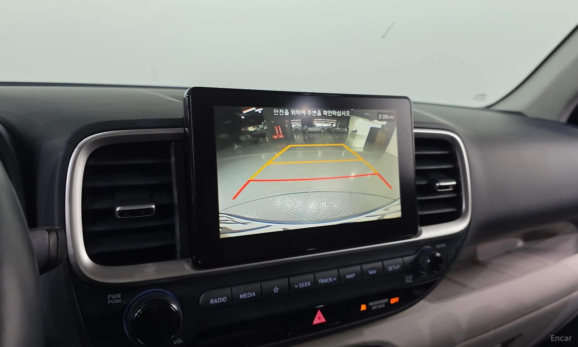 Hyundai Venue превью 17
