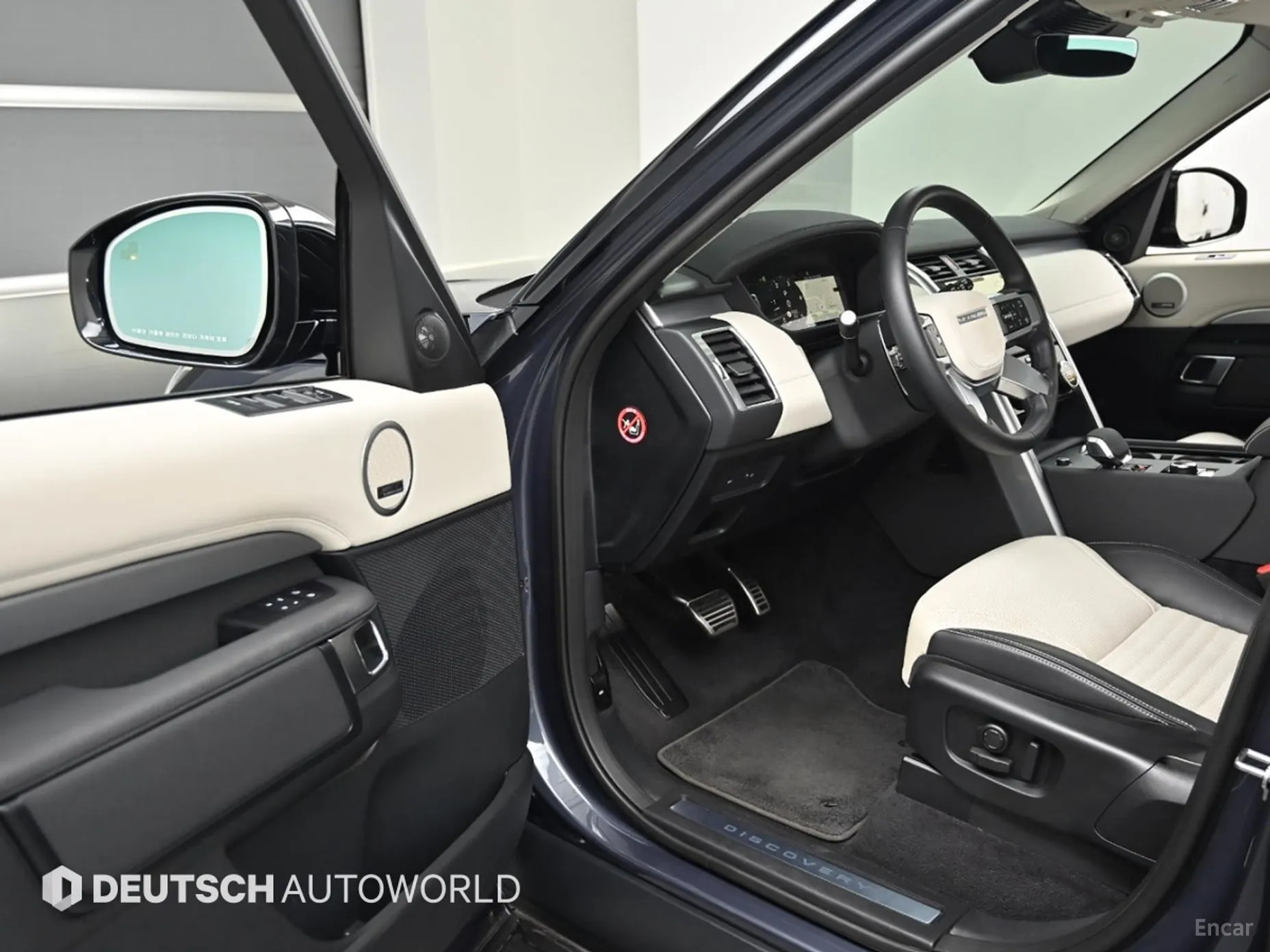 Land Rover Discovery 5 превью 11