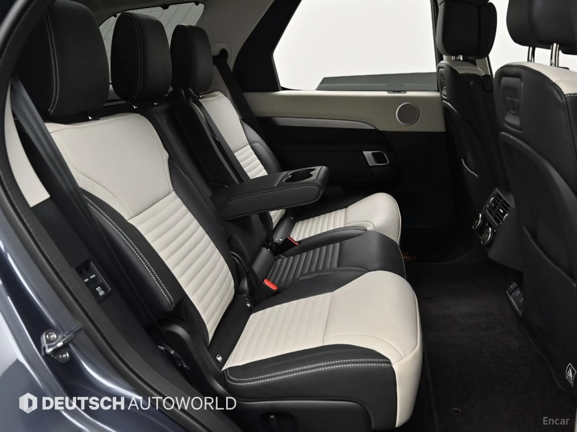 Land Rover Discovery 5 превью 12