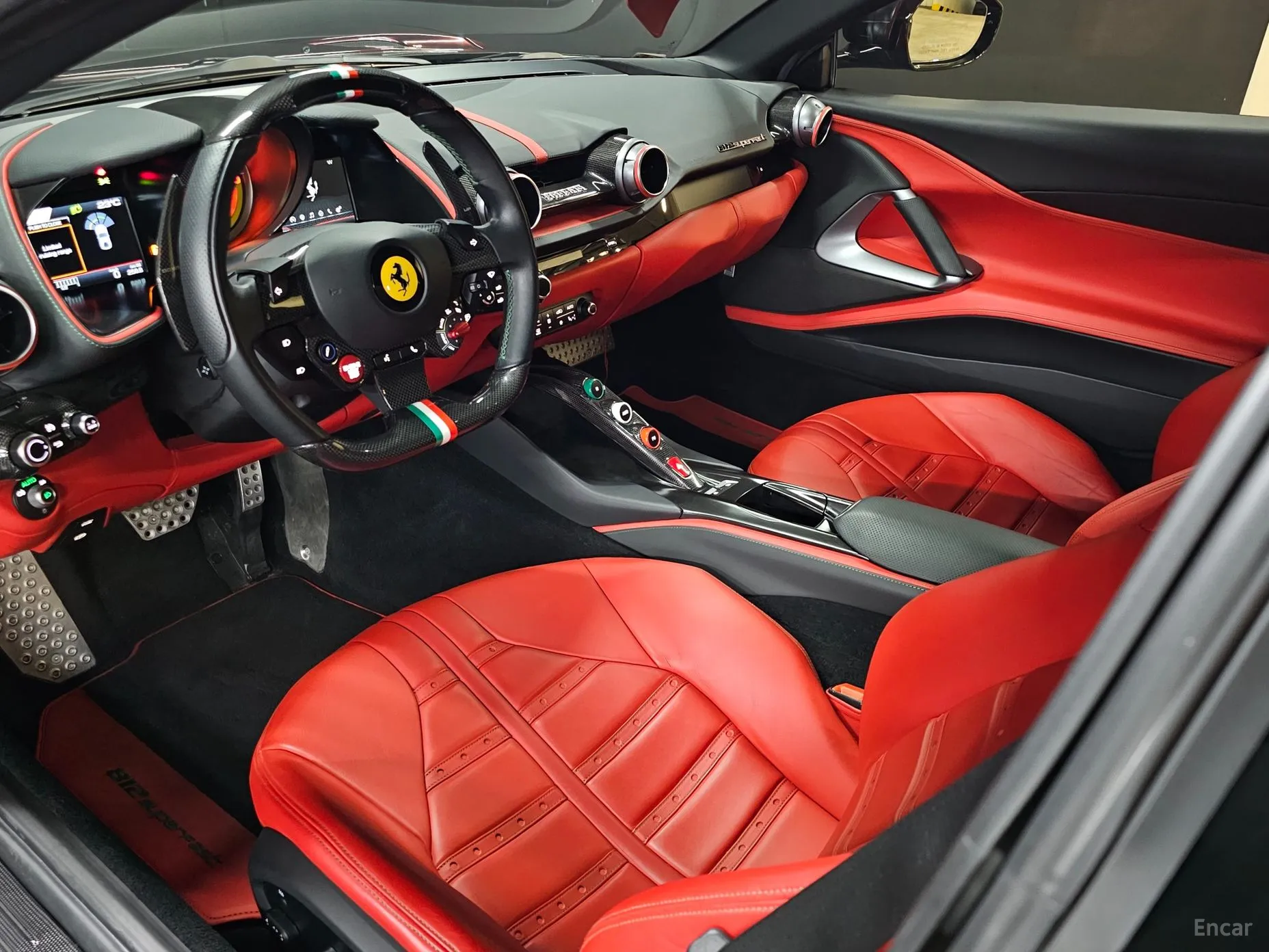 Ferrari 812 Superfast превью 10