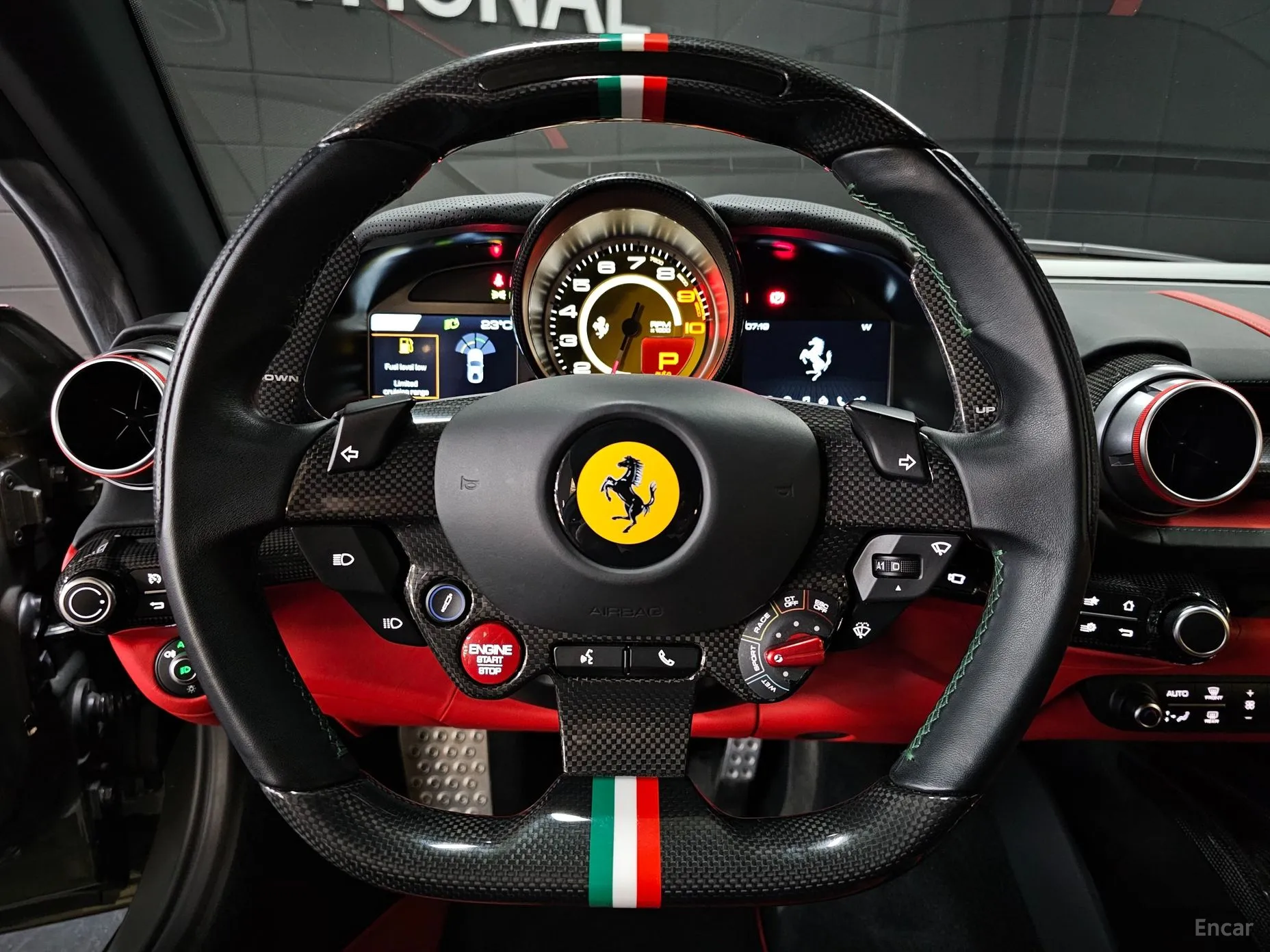 Ferrari 812 Superfast превью 12