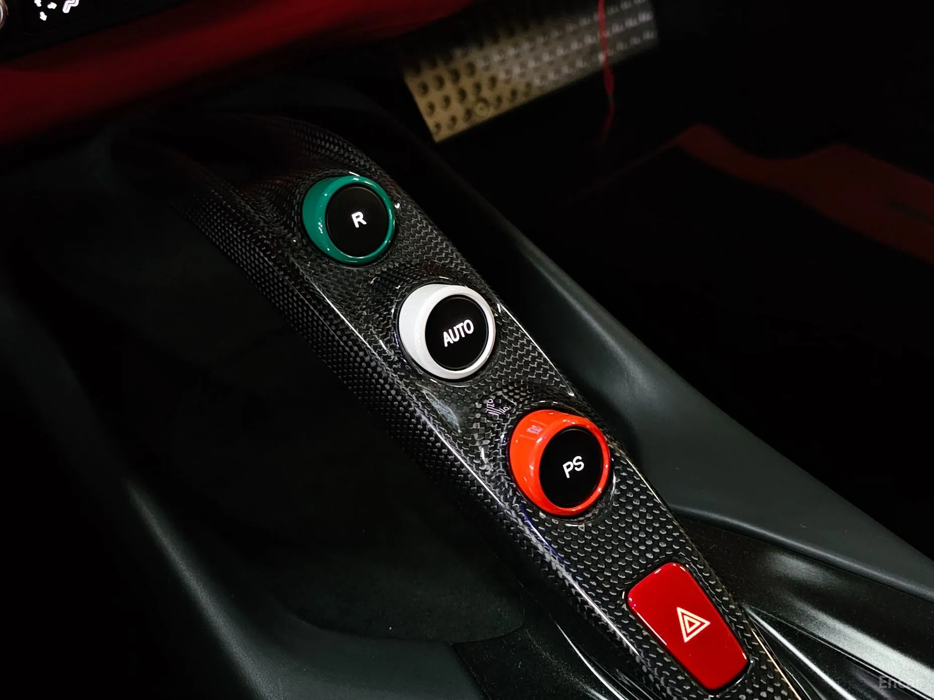 Ferrari 812 Superfast превью 16