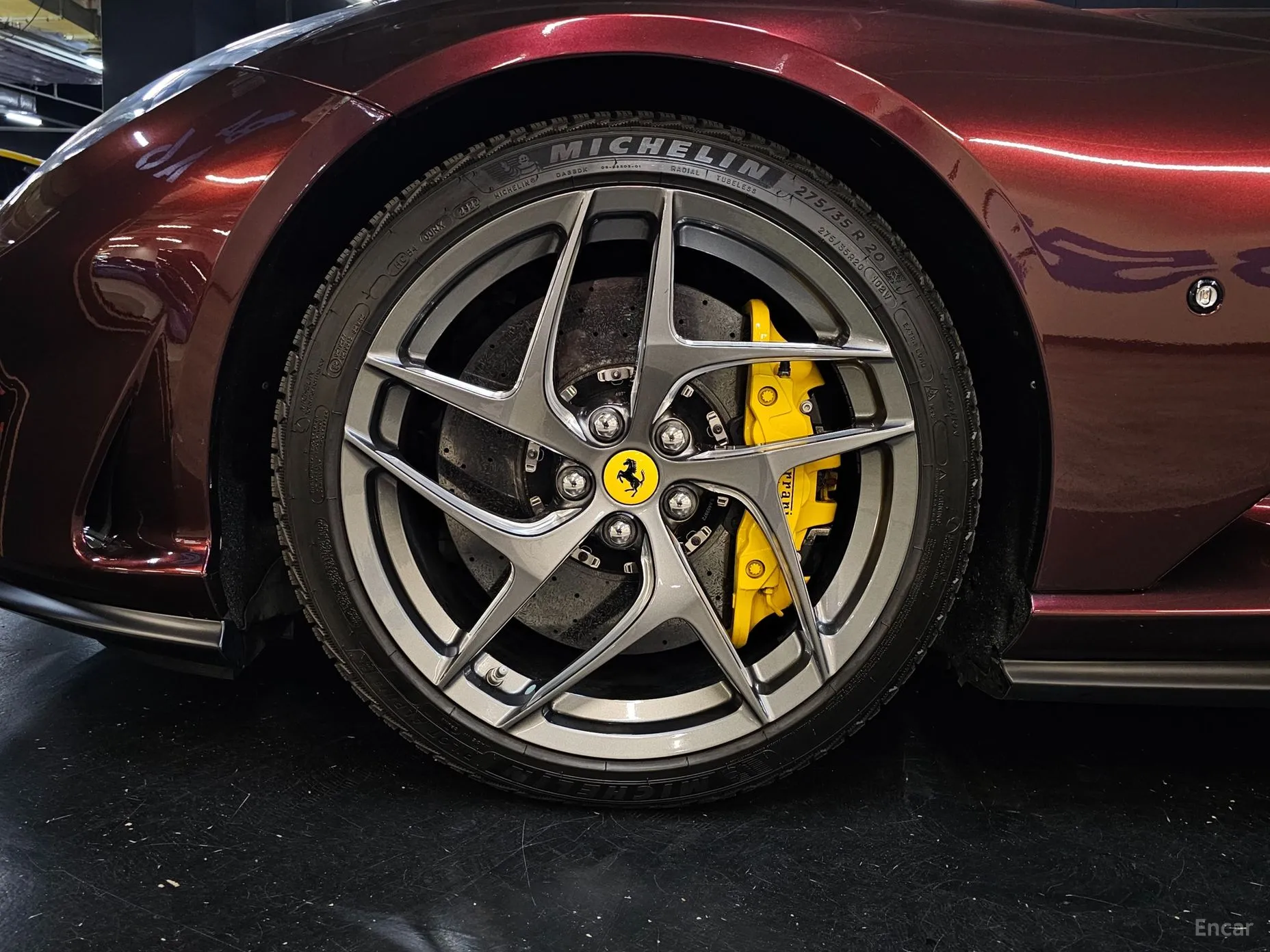 Ferrari 812 Superfast превью 6