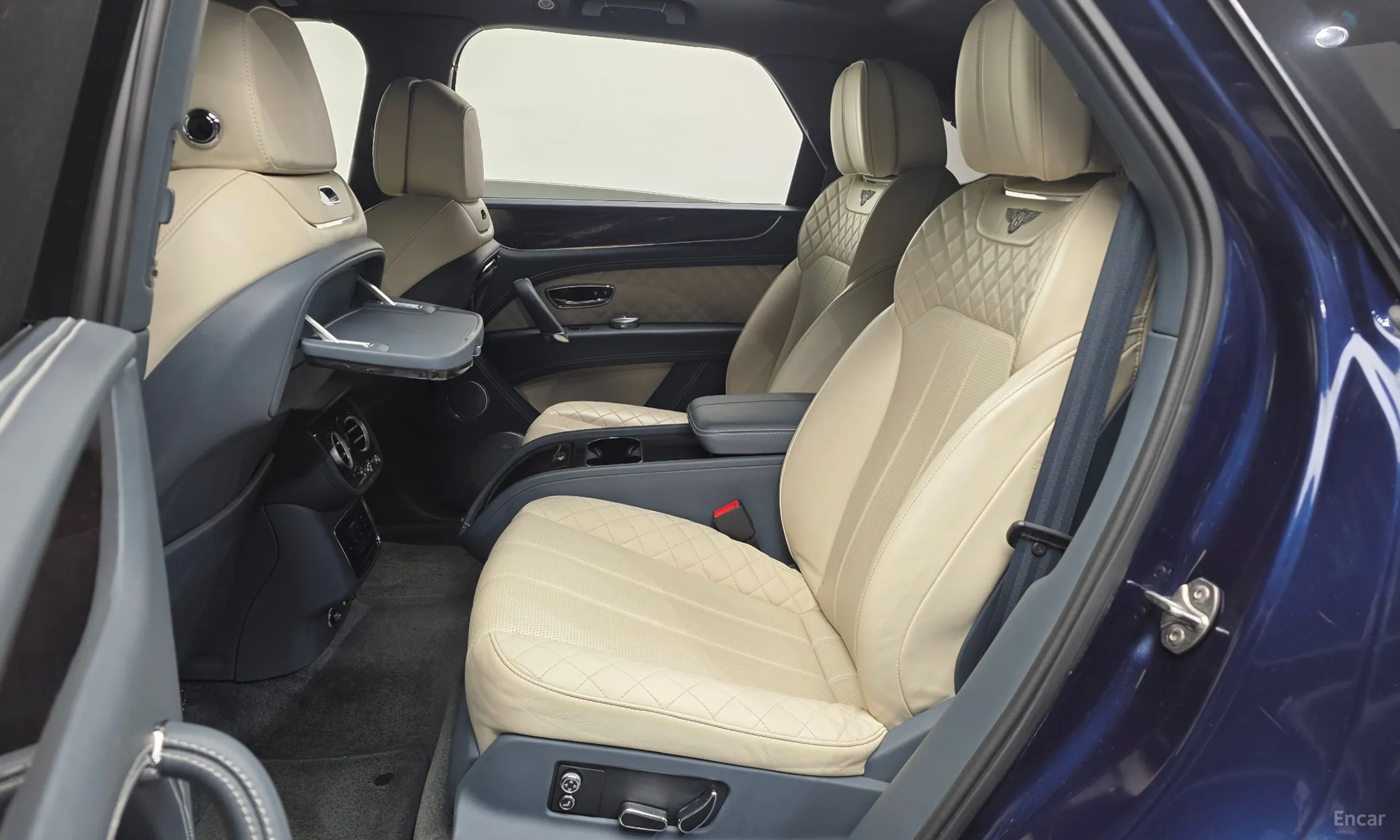 Bentley Bentayga превью 12
