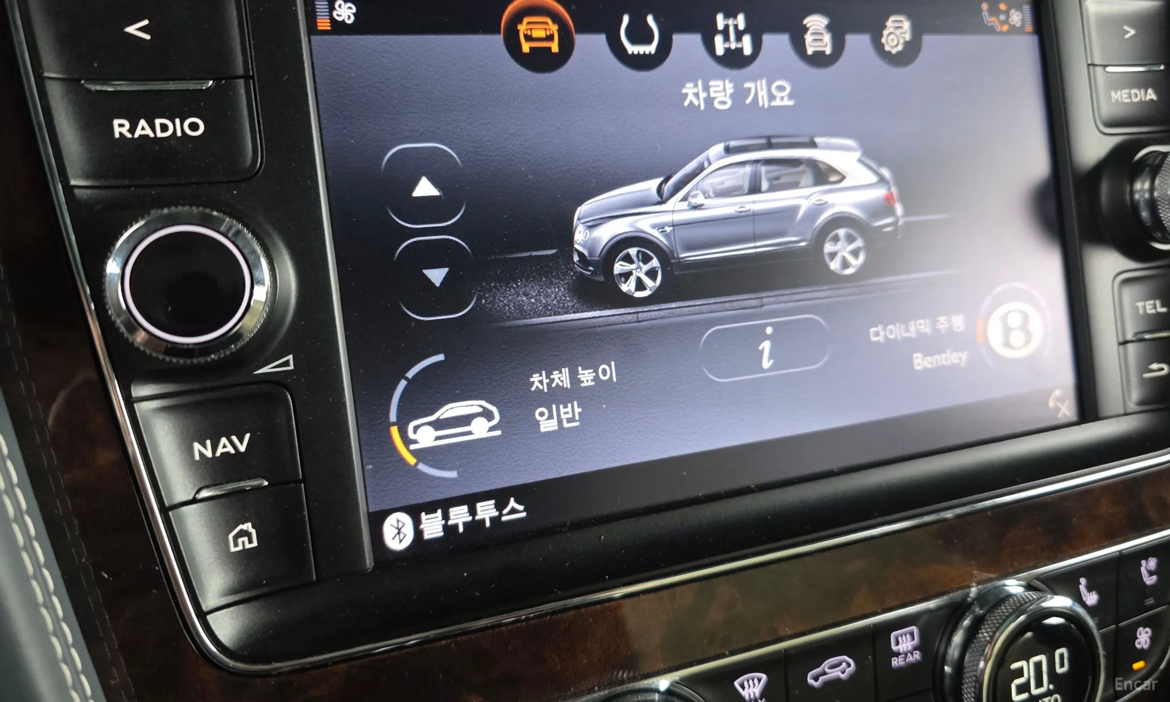 Bentley Bentayga превью 16