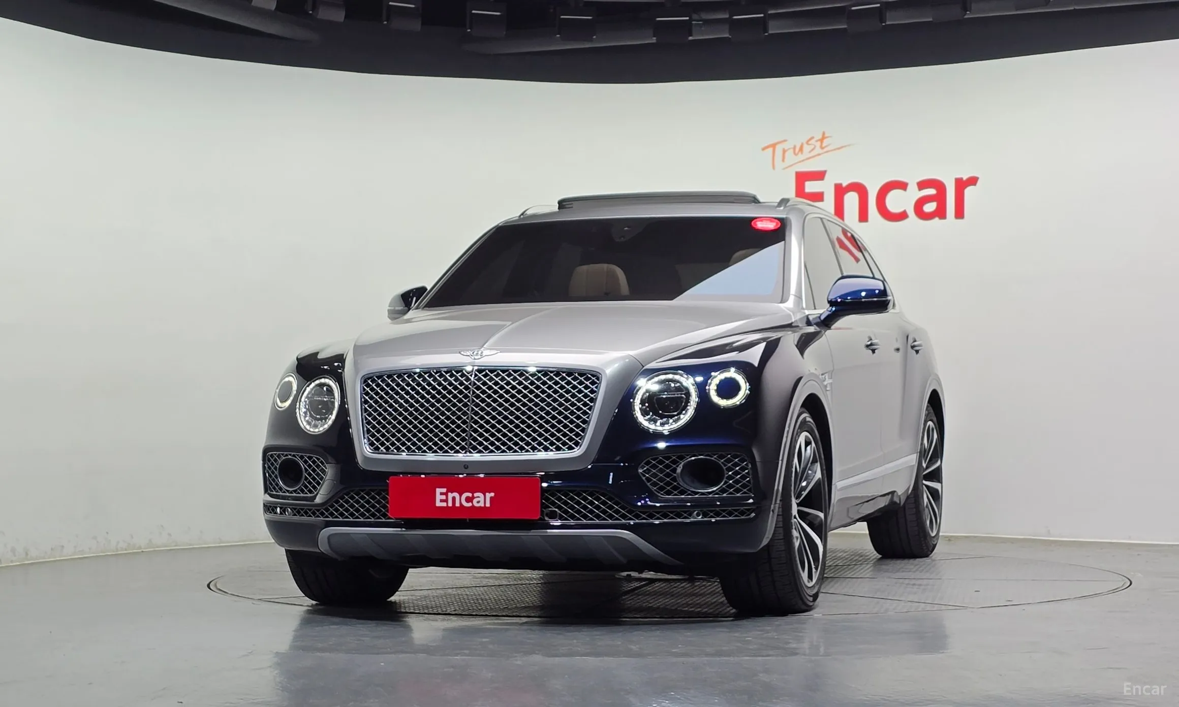 Bentley Bentayga превью 3