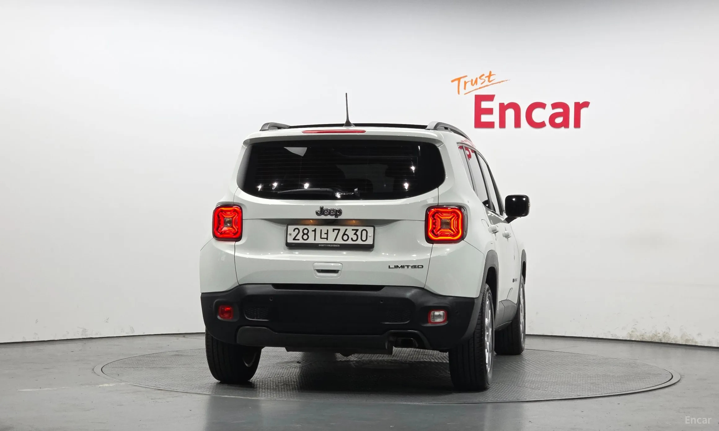 Jeep Renegade превью 4