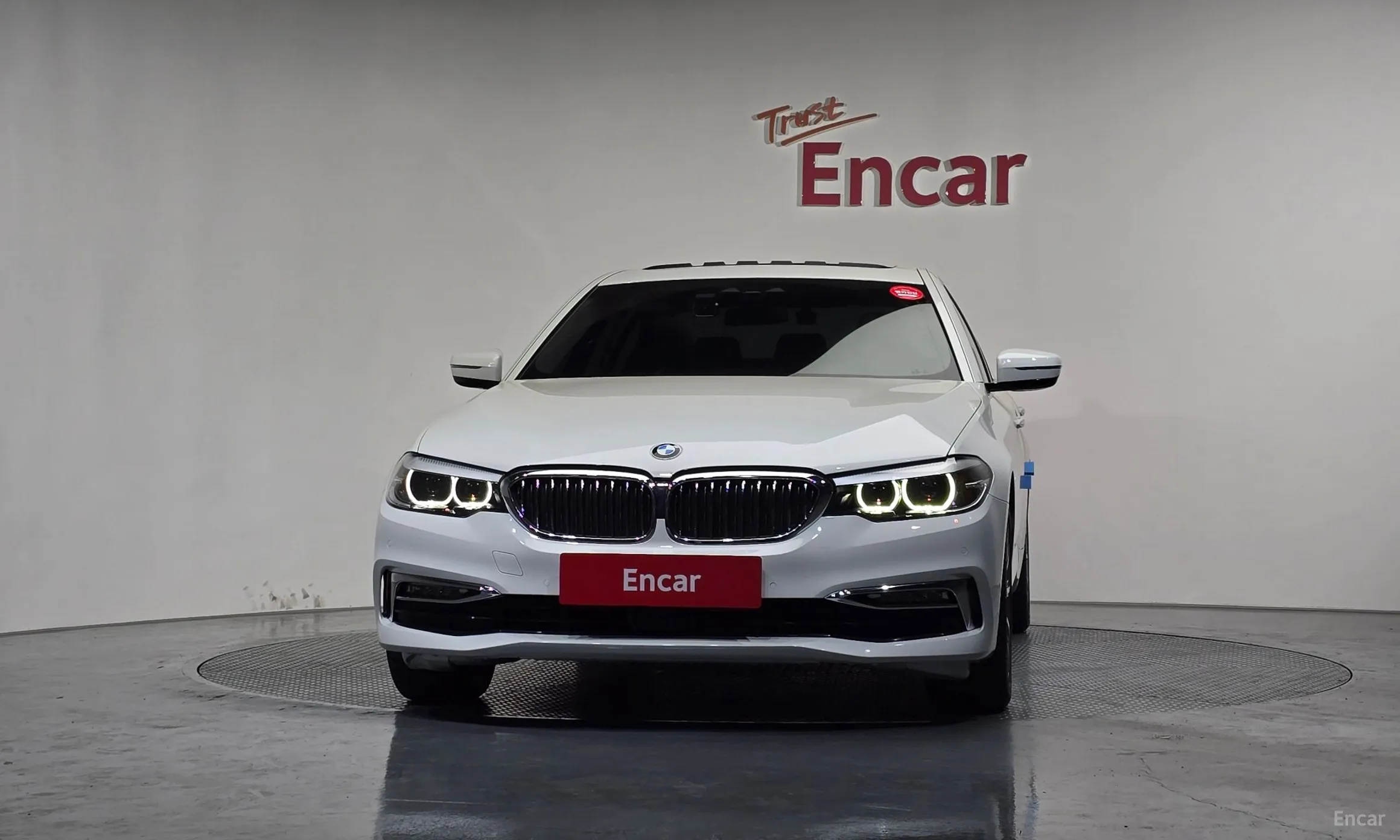 BMW 5 Series (G30) превью 3