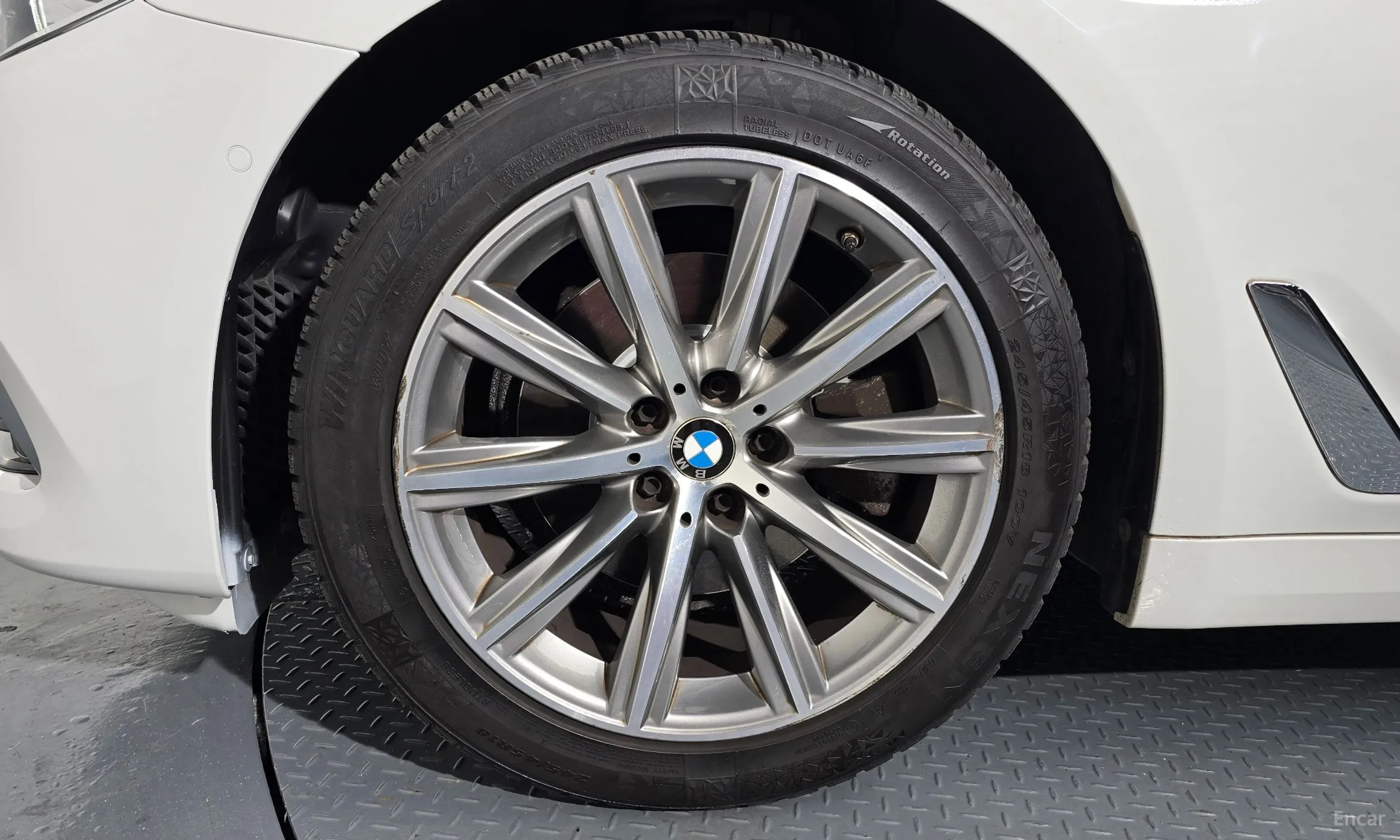 BMW 5 Series (G30) превью 5