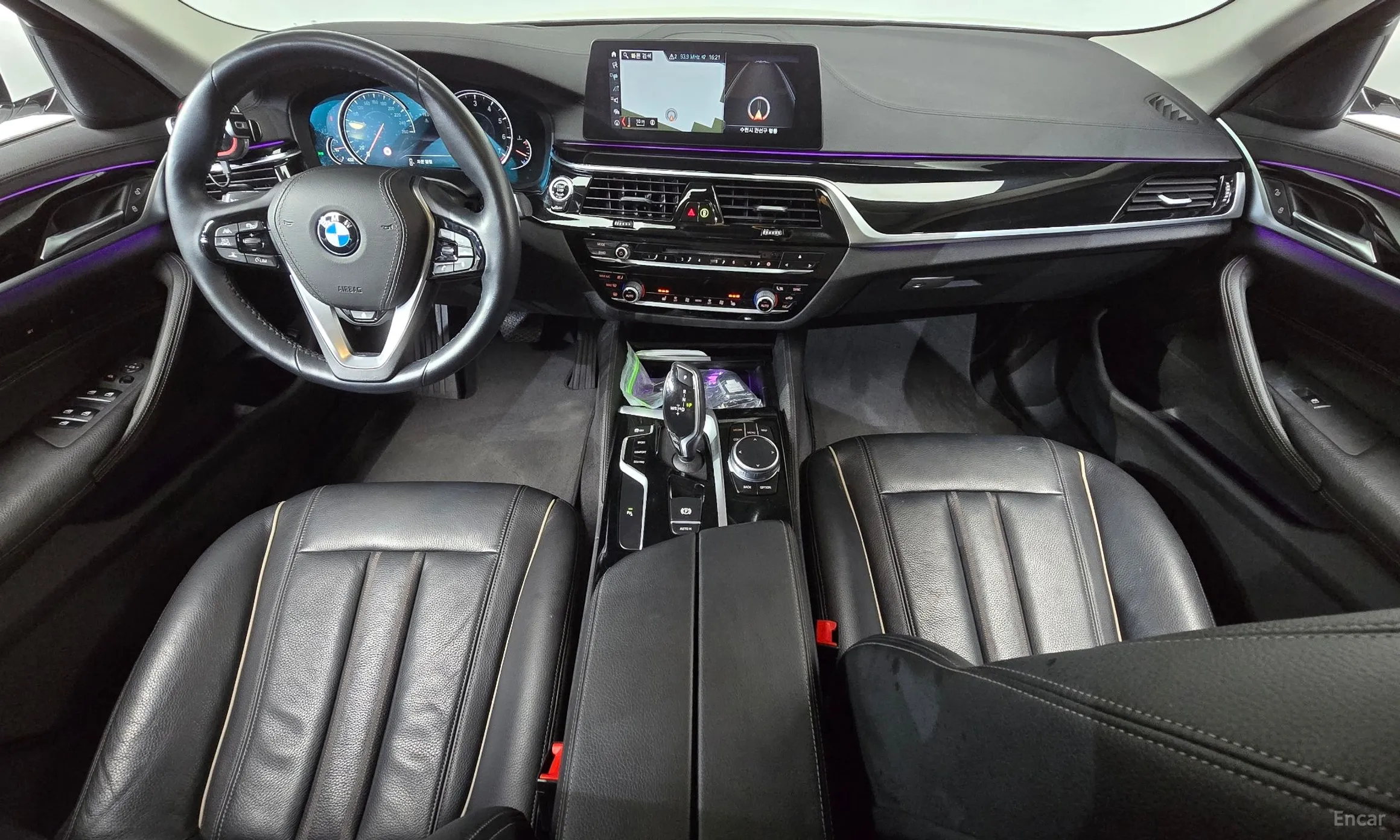 BMW 5 Series (G30) превью 7