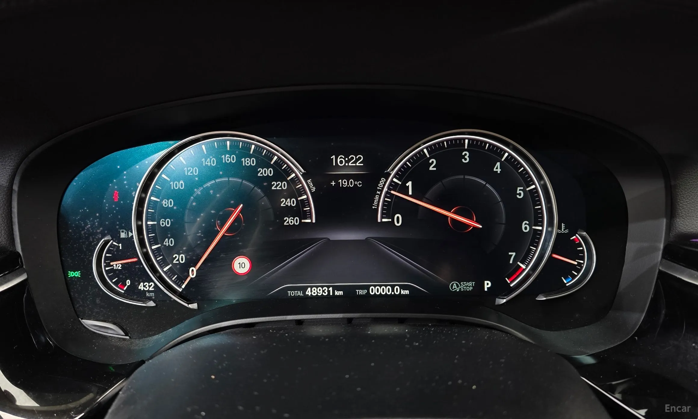 BMW 5 Series (G30) превью 8