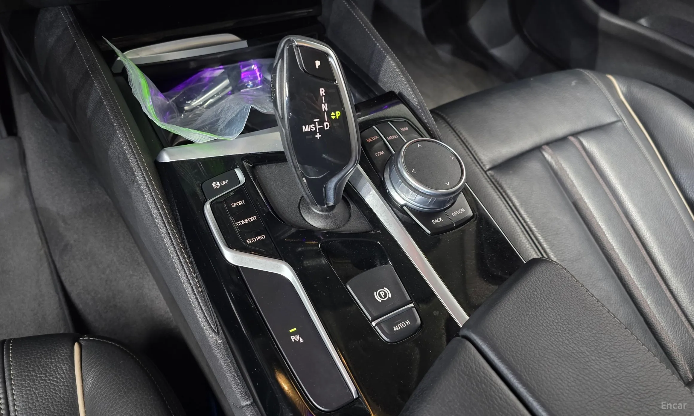 BMW 5 Series (G30) превью 9