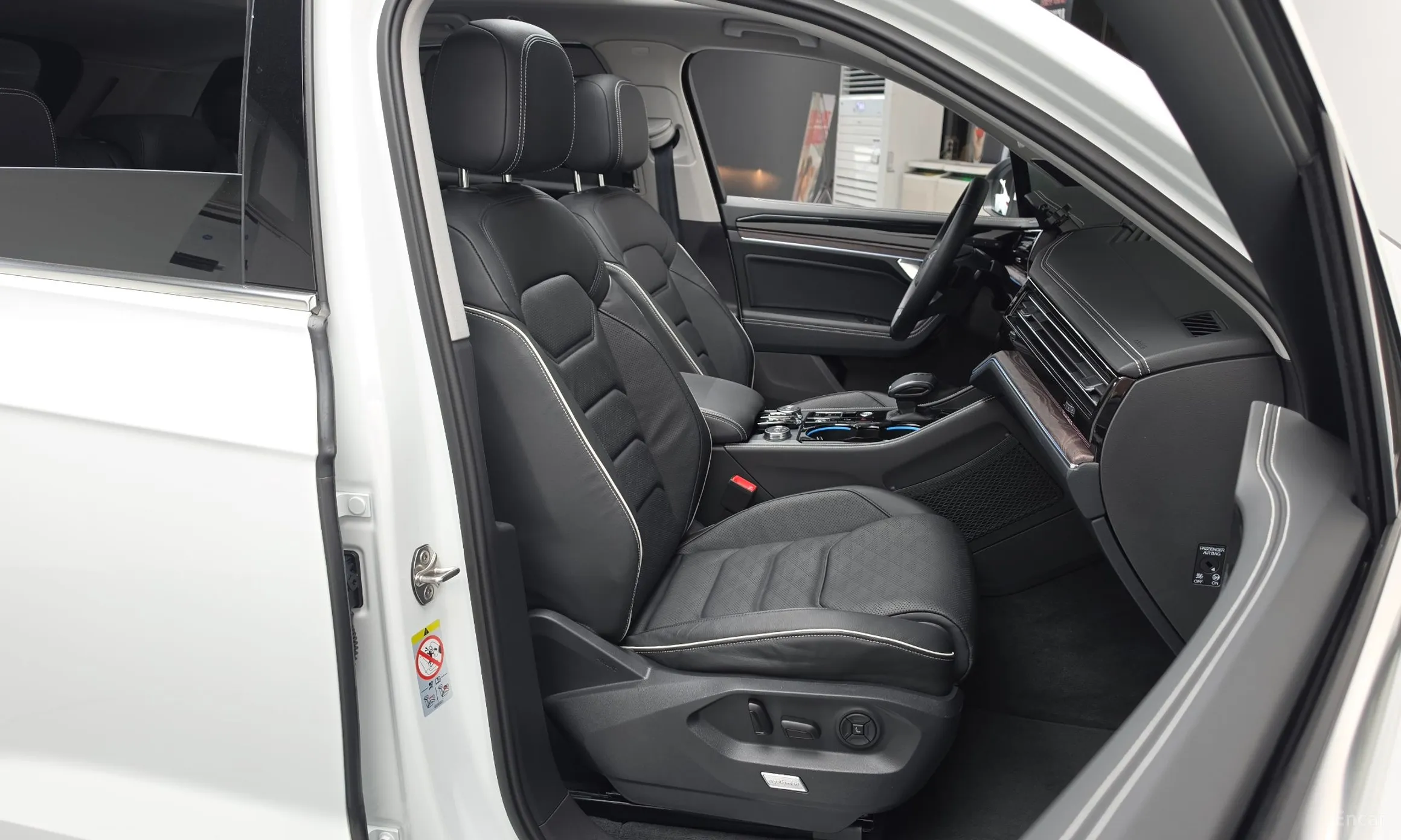 Volkswagen Touareg 3rd Generation превью 12