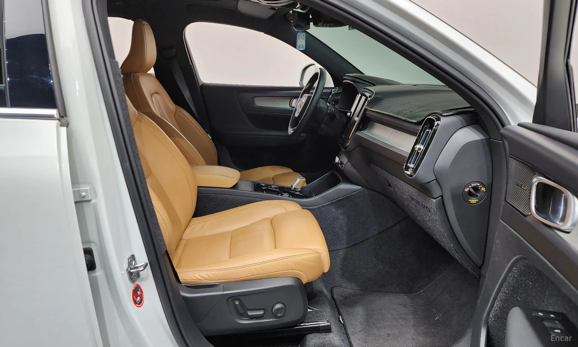 Volvo XC40 превью 11
