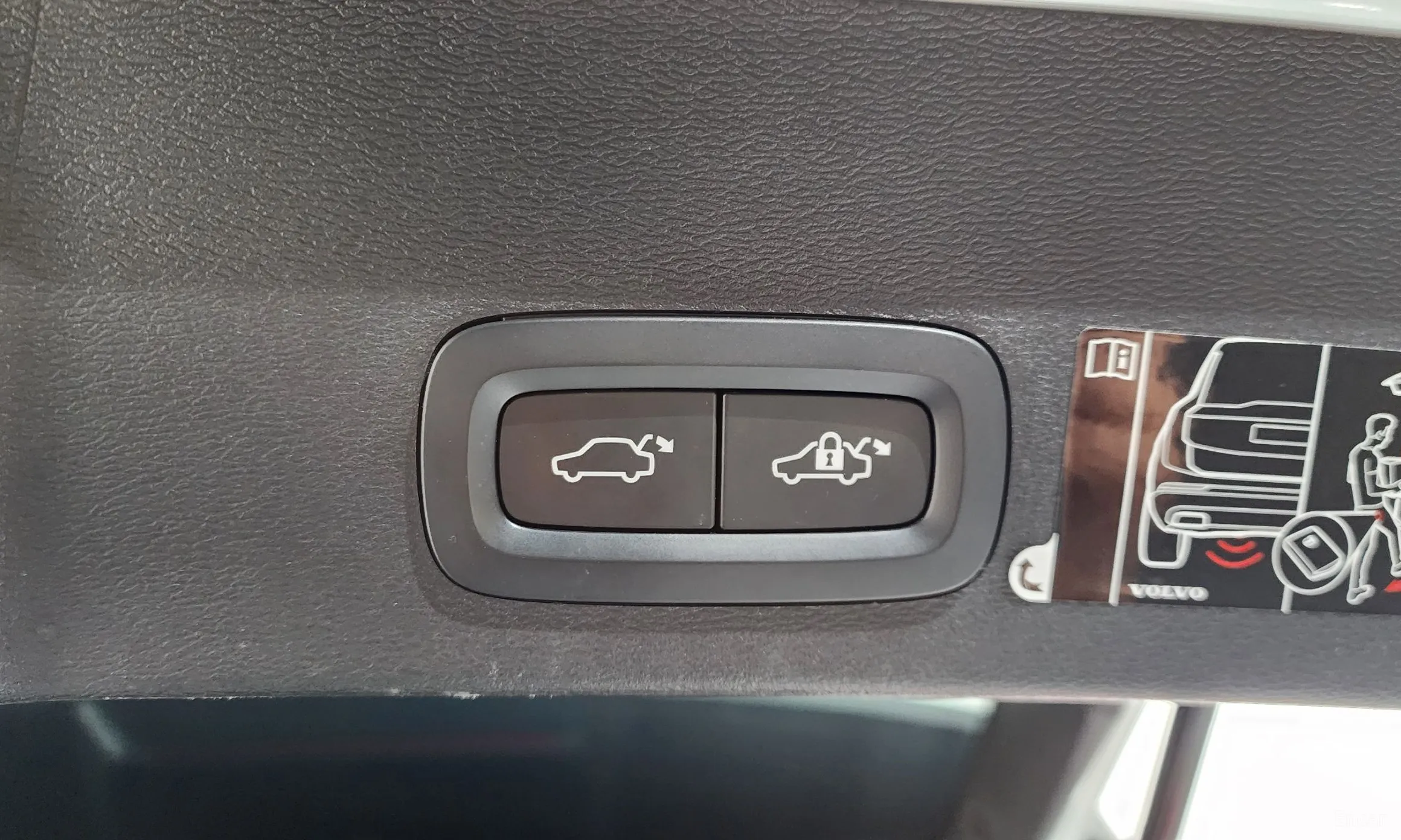 Volvo XC40 превью 20