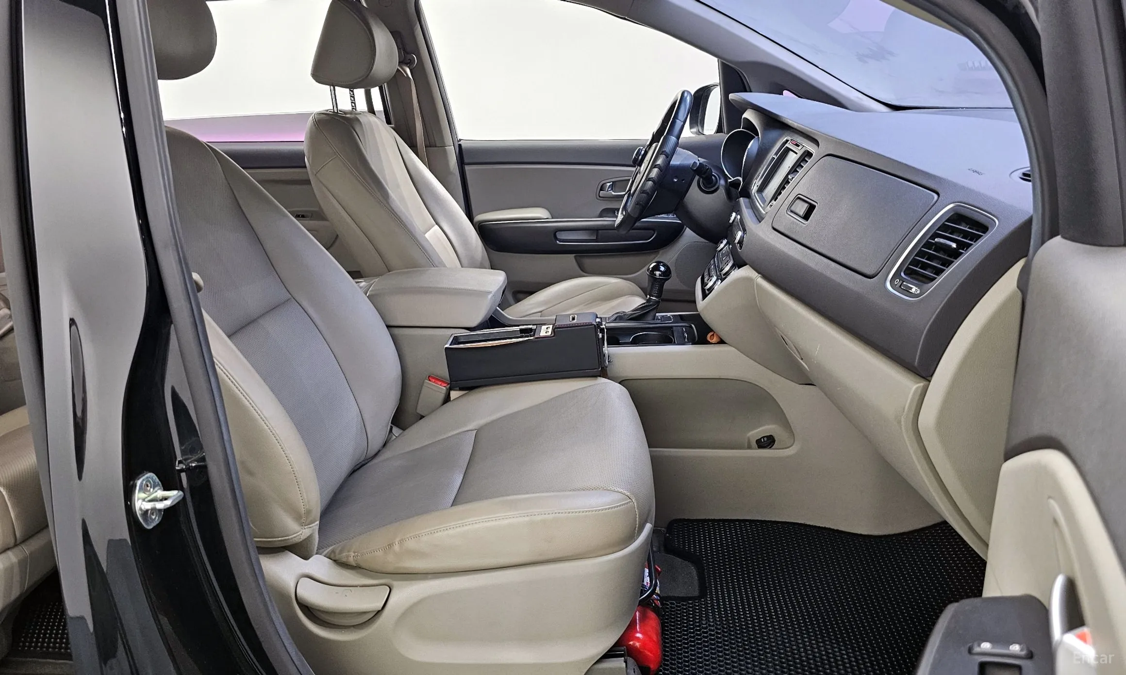 Kia Carnival превью 11