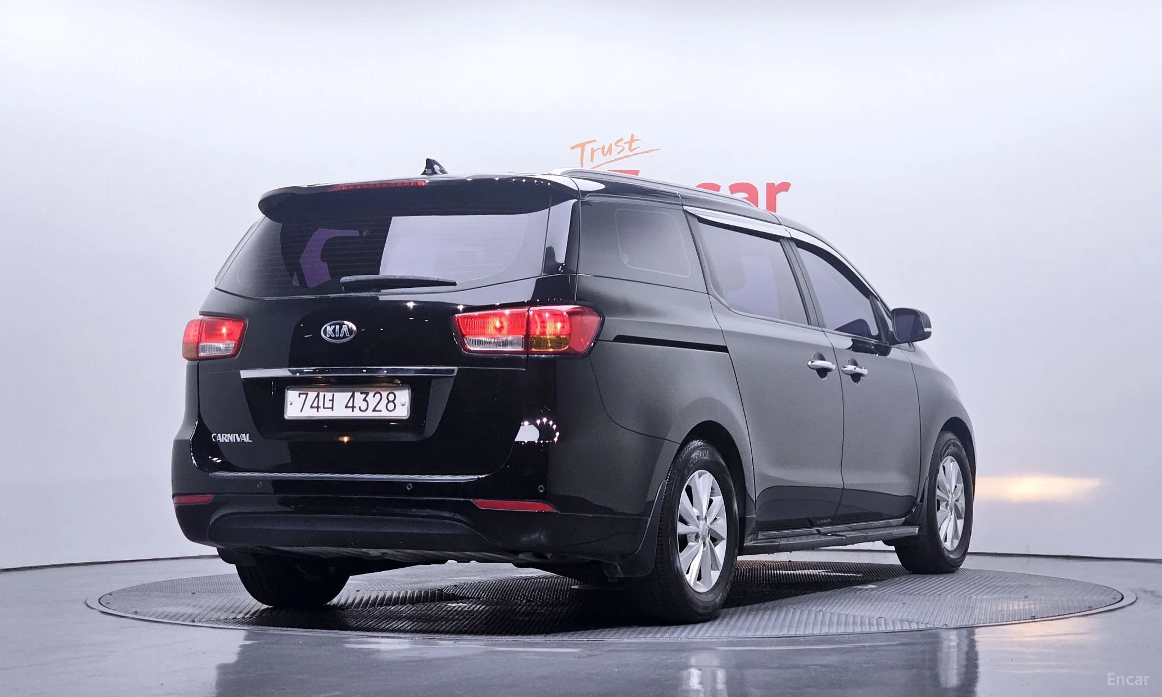 Kia Carnival превью 2