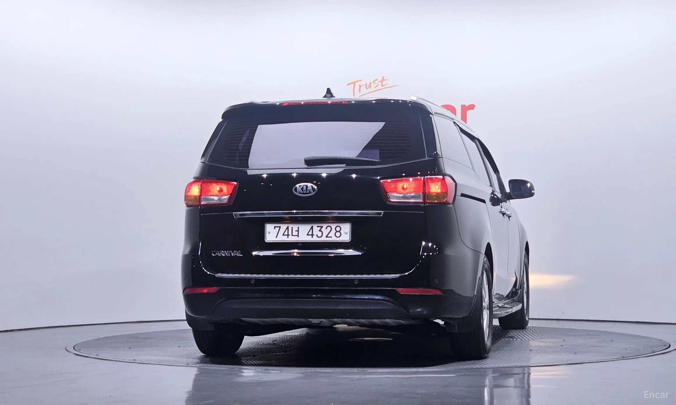 Kia Carnival превью 4